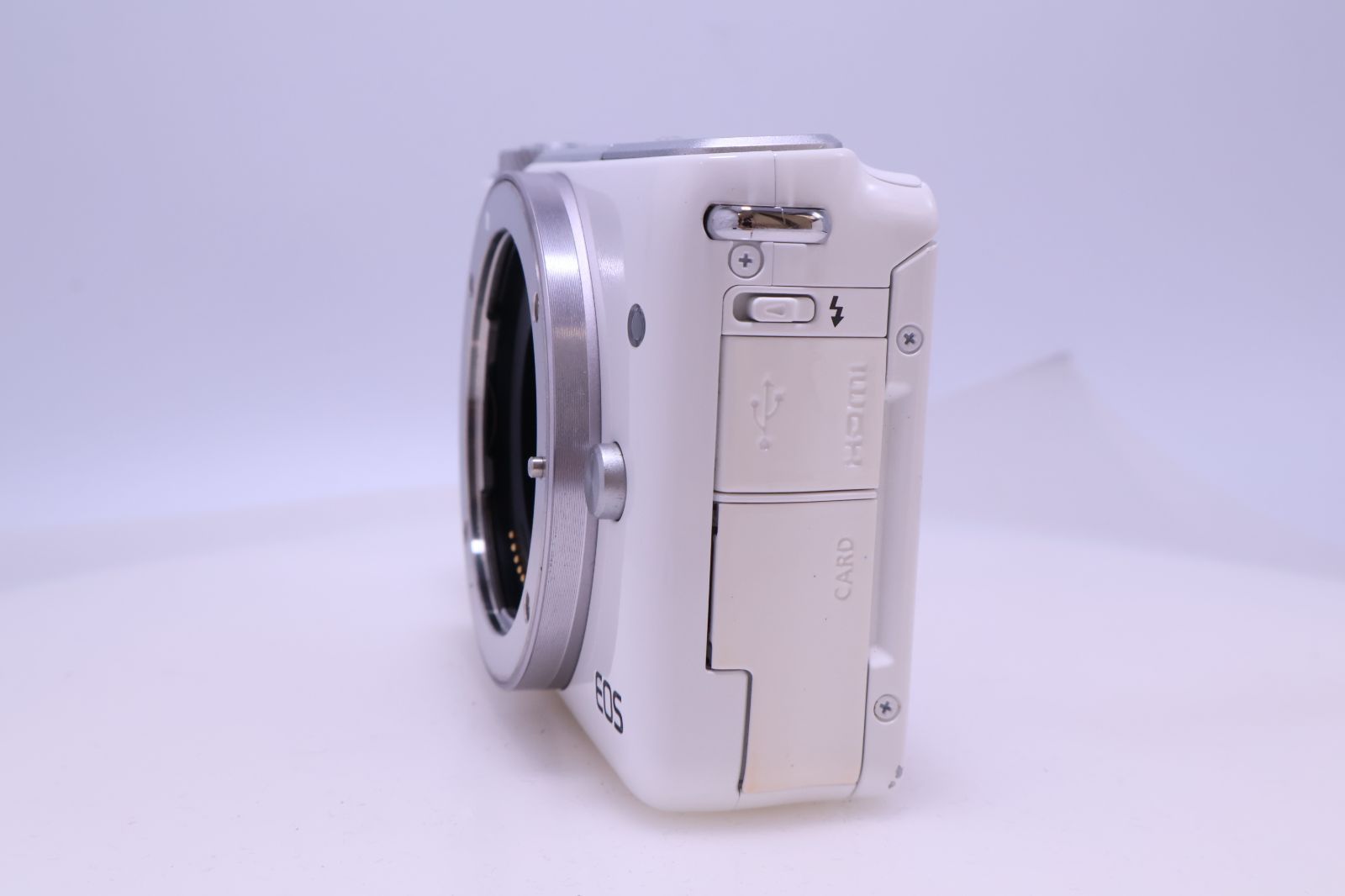 極美品】Canon EOS M10 ボディ(ホワイト) EOSM10WH-BODY ミラーレス