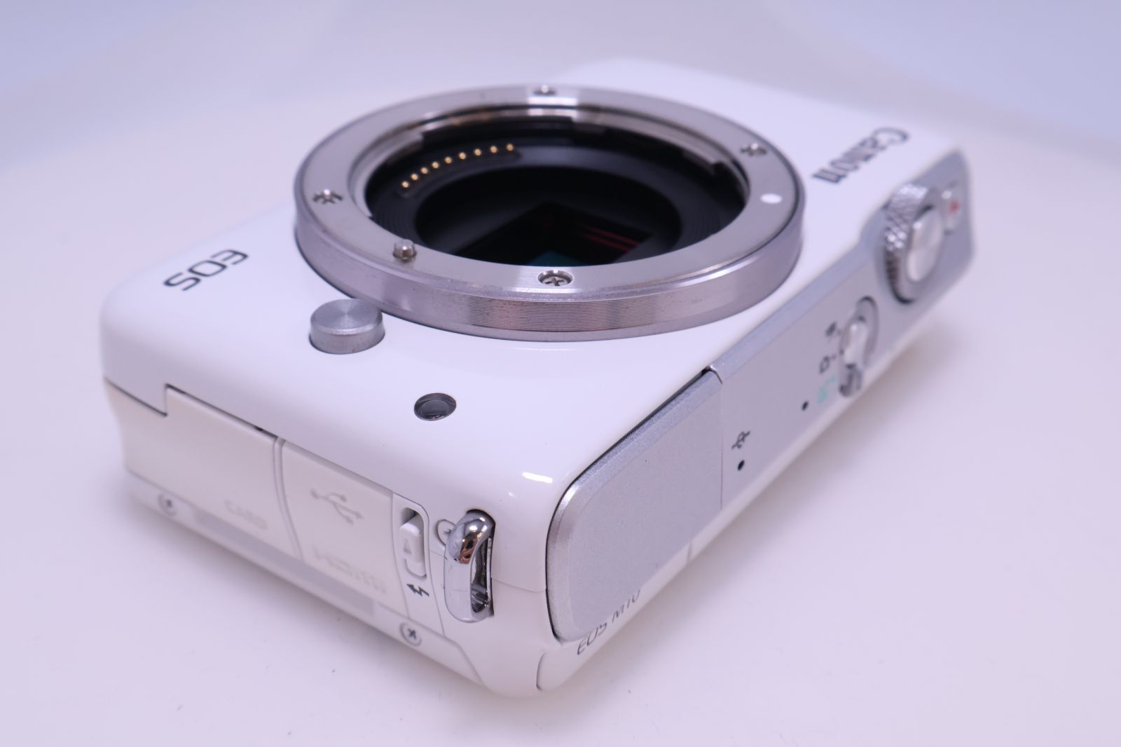 極美品】Canon EOS M10 ボディ(ホワイト) EOSM10WH-BODY ミラーレス