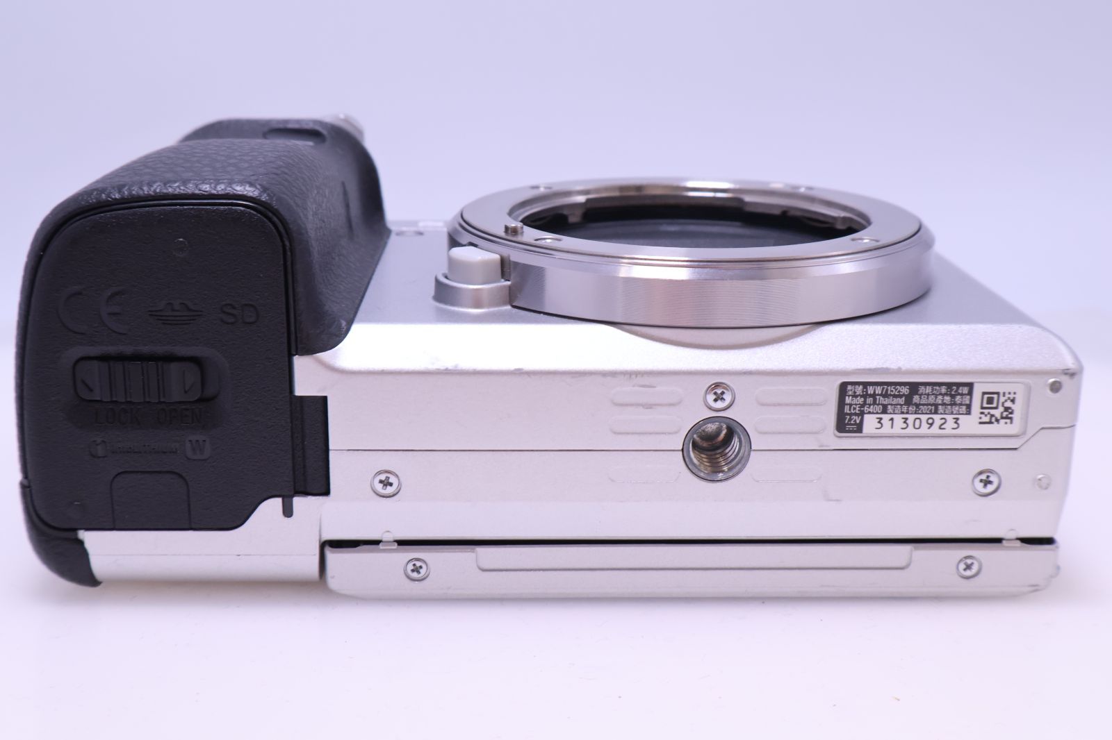 2,354回 極美品】SONY α6400 ボディ シルバー ILCE-6400 APS-C ミラー