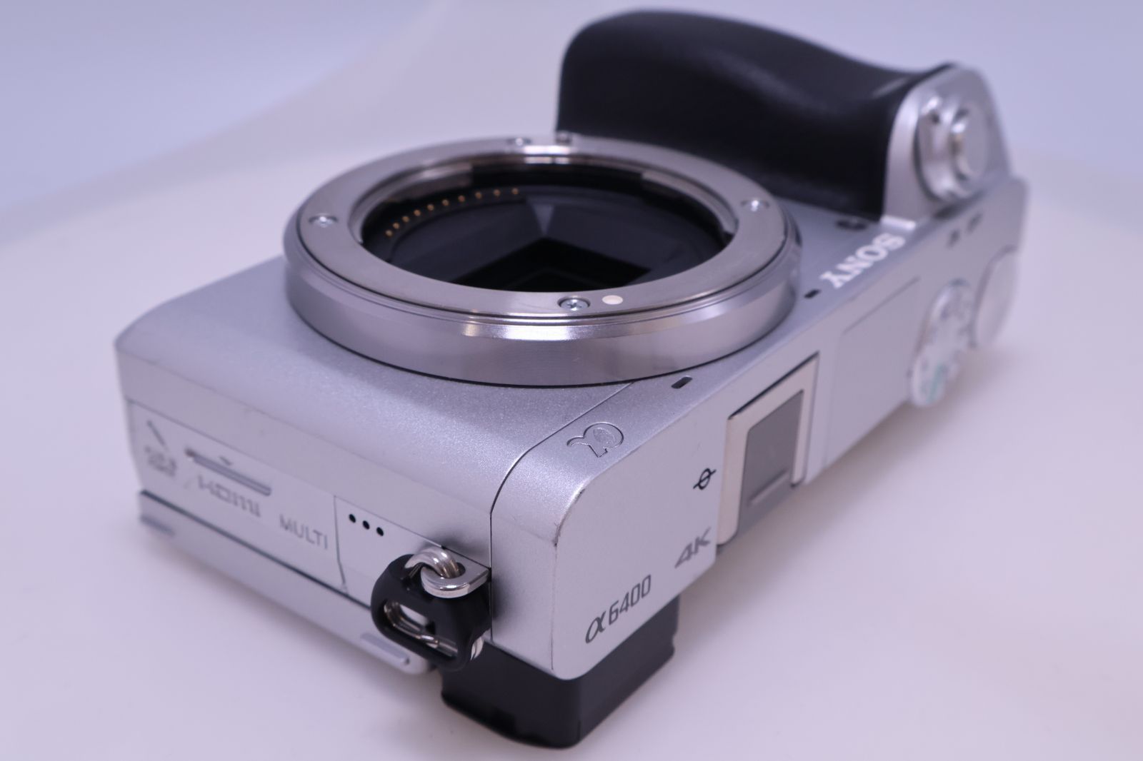 2,354回 極美品】SONY α6400 ボディ シルバー ILCE-6400 APS-C ミラー