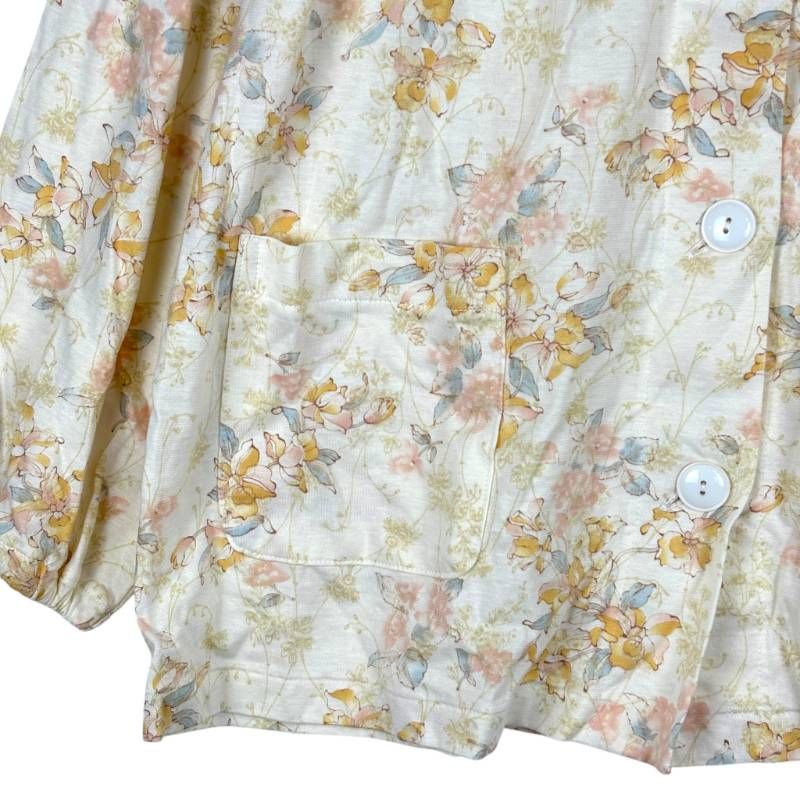 https://assets.mercari-shops-static.com/-/large/plain/2JXVMqr3HTjn5vw6EvBKva.jpg@jpg