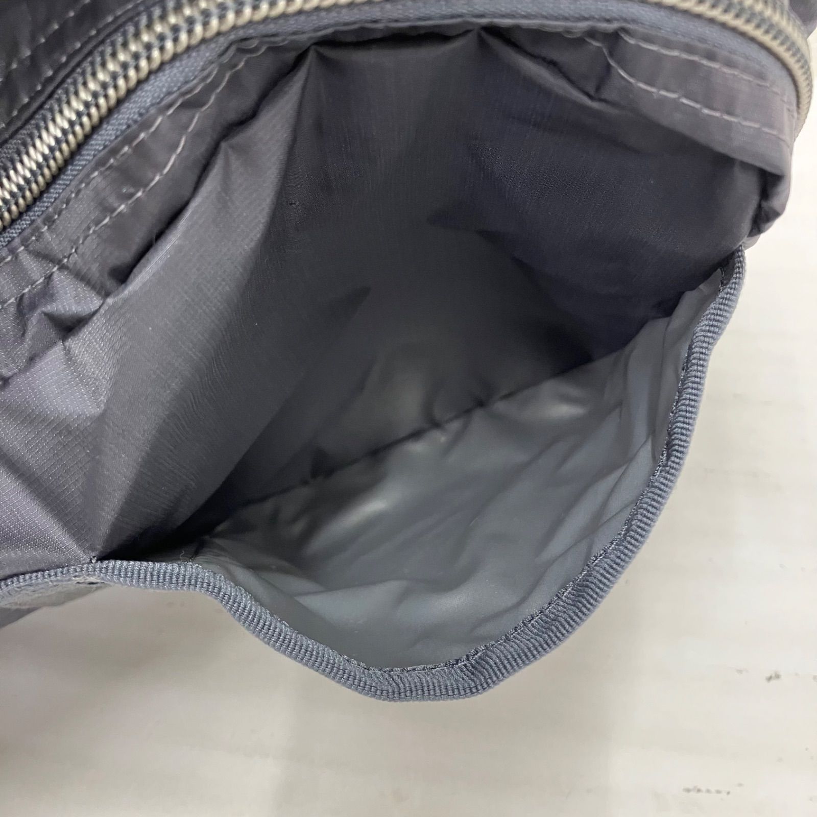 9436 【美品】 LeSportsac レスポートサック エッセンシャル METRO 
