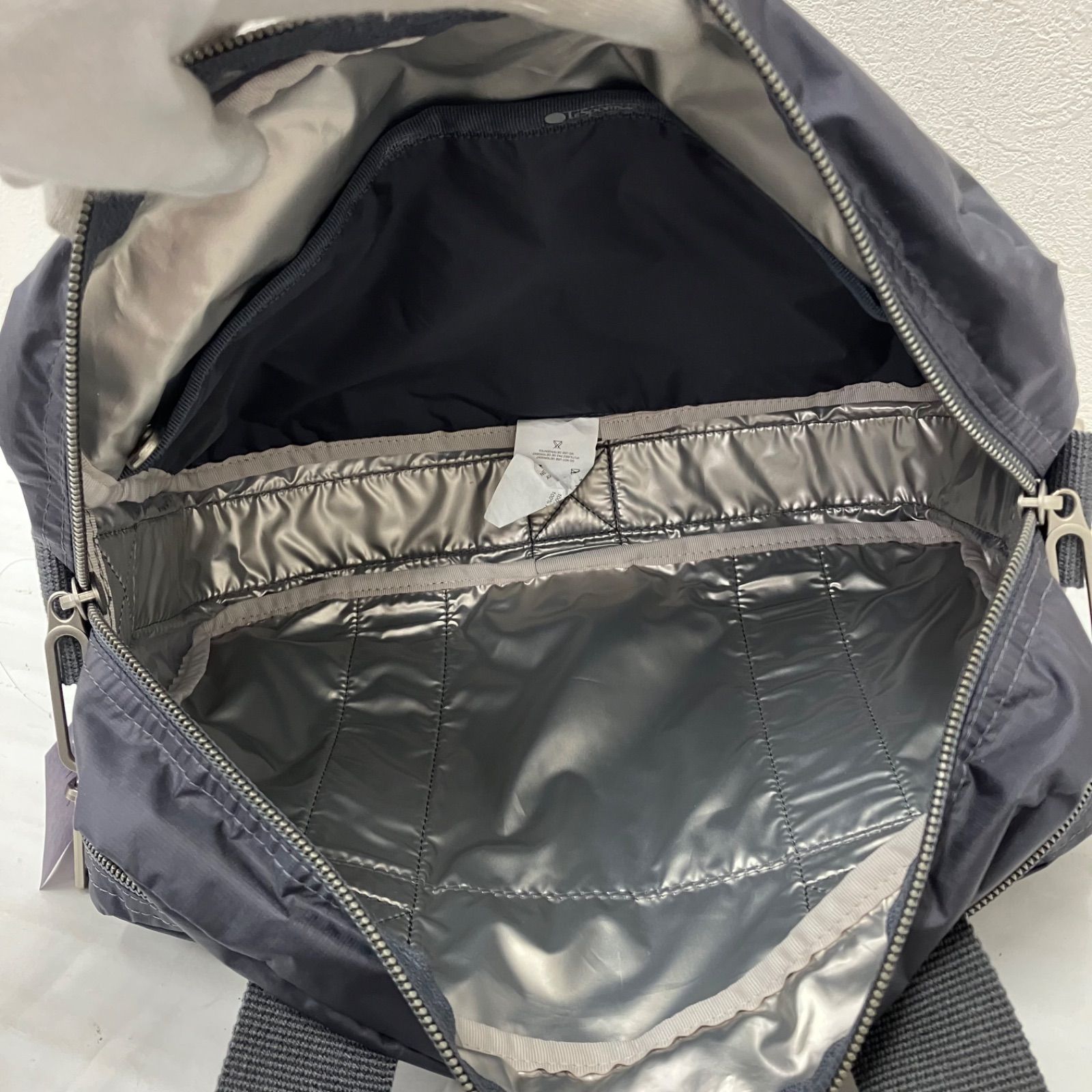 9436 【美品】 LeSportsac レスポートサック エッセンシャル METRO 9436 【美品】 LeSportsac レスポートサック エッセンシャル METRO