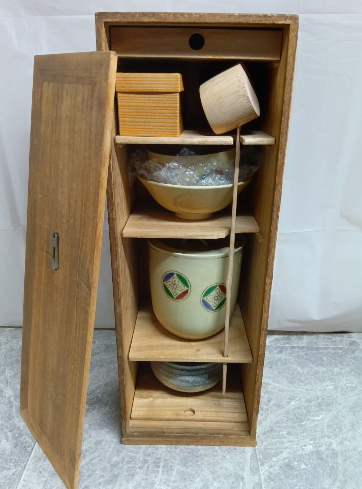 未使用品 茶道具 短冊箱 茶箱セット 茶碗/棗/水指/建水/杓立て/竹柄杓
