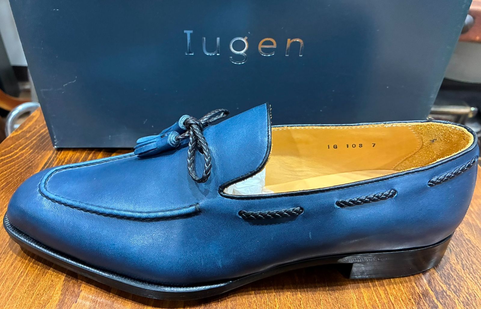 IUGEN（イウゲン）レザー靴 リボンタッセルローファーモデル モデル 