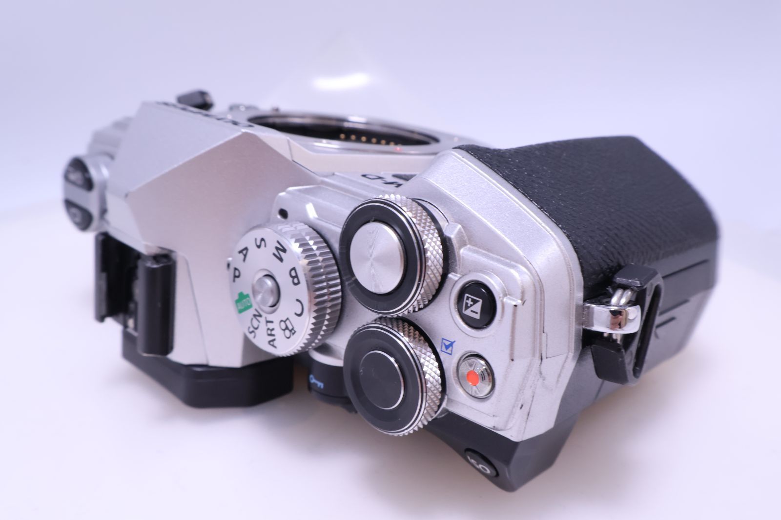 良品】OLYMPUS OM-D E-M5 Mark III ボディ シルバー - メルカリ