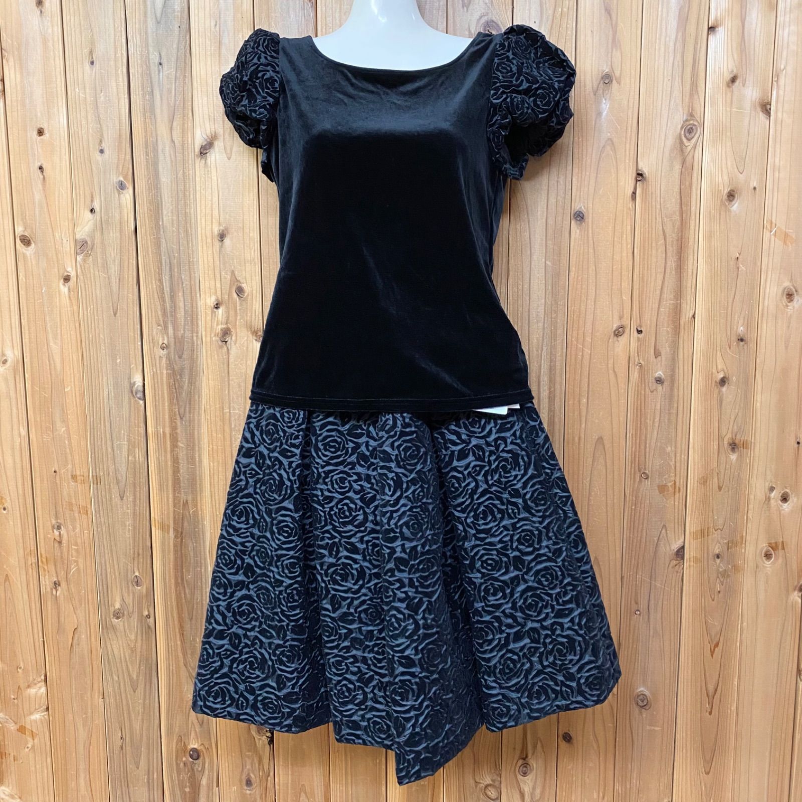 M'S GRACY エムズグレイシー 花柄刺繍 半袖ブラウス ブラック　38 新品 未使用 タグ付き 》 M'S GRACY エムズグレイシー 38 40 M L