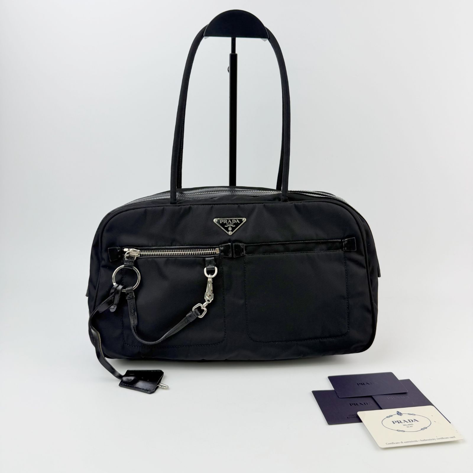 【中古】PRADA プラダ ボーリング トライアングルロゴ フロントポケット ハンドバッグ / ショルダーバッグ ナイロン / レザー ブラック 金具シルバー ヴィンテージ レディース HIBUOCHI VINTAGE hboc260926a05