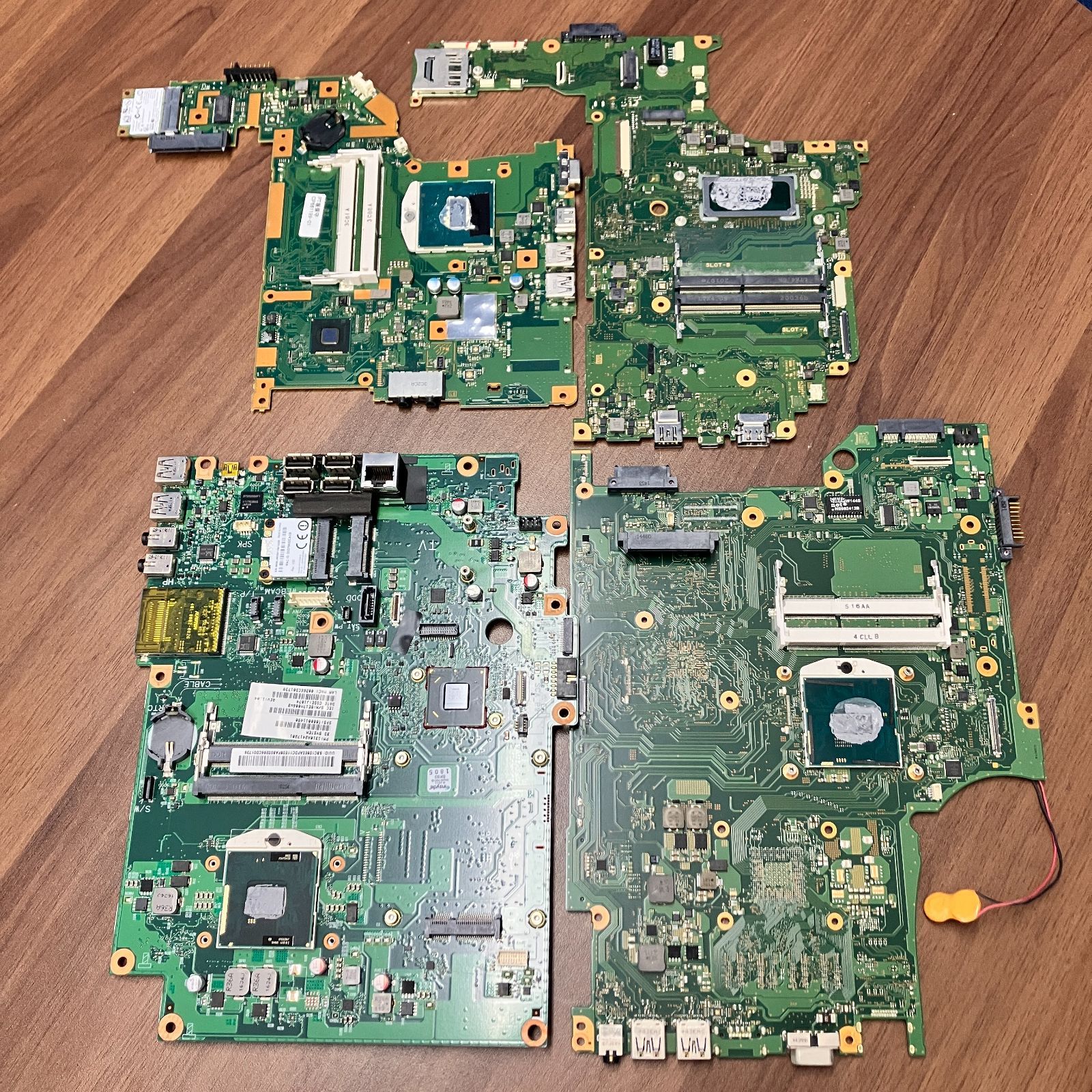 ジャンク 古いPCパーツまとめ売り / マザーボード、メモリ、増設カードなど ジャンク】PCマザーボード 4枚セット Core i5-8265U/i5-4330M/i5-2410M