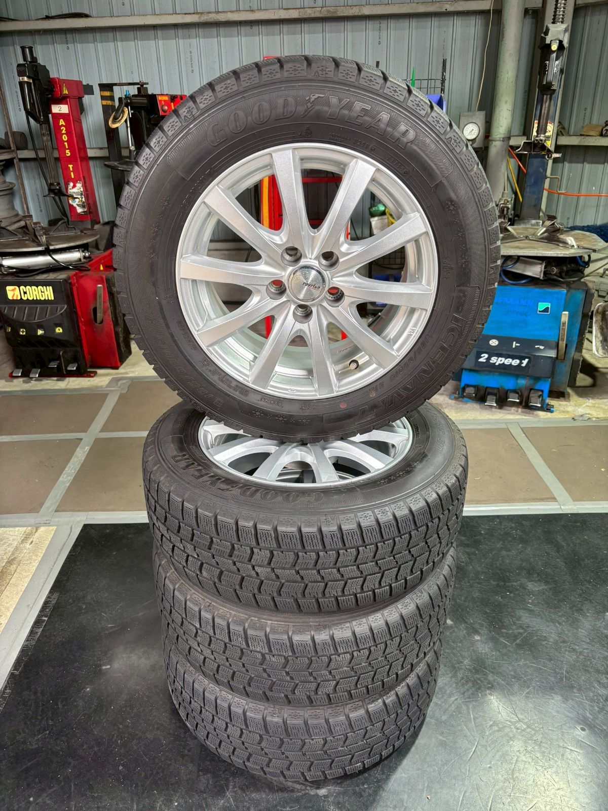 ◇中古溝有りグッドイヤー195/65R15スタッドレスセット カローラツーリング 195/65R15 スタッドレス グッドイヤー アイスナビ プリウス カローラ