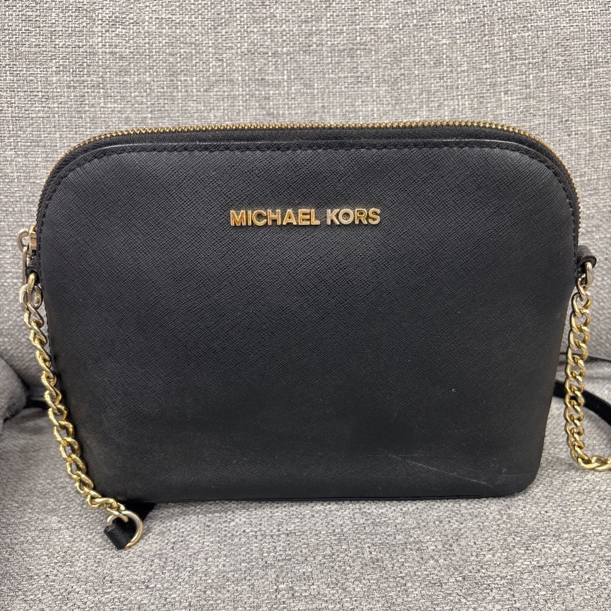 MICHAEL KORS ショルダーバッグ ブラック - メルカリ MICHAEL KORS ショルダーバッグ ブラック - メルカリ