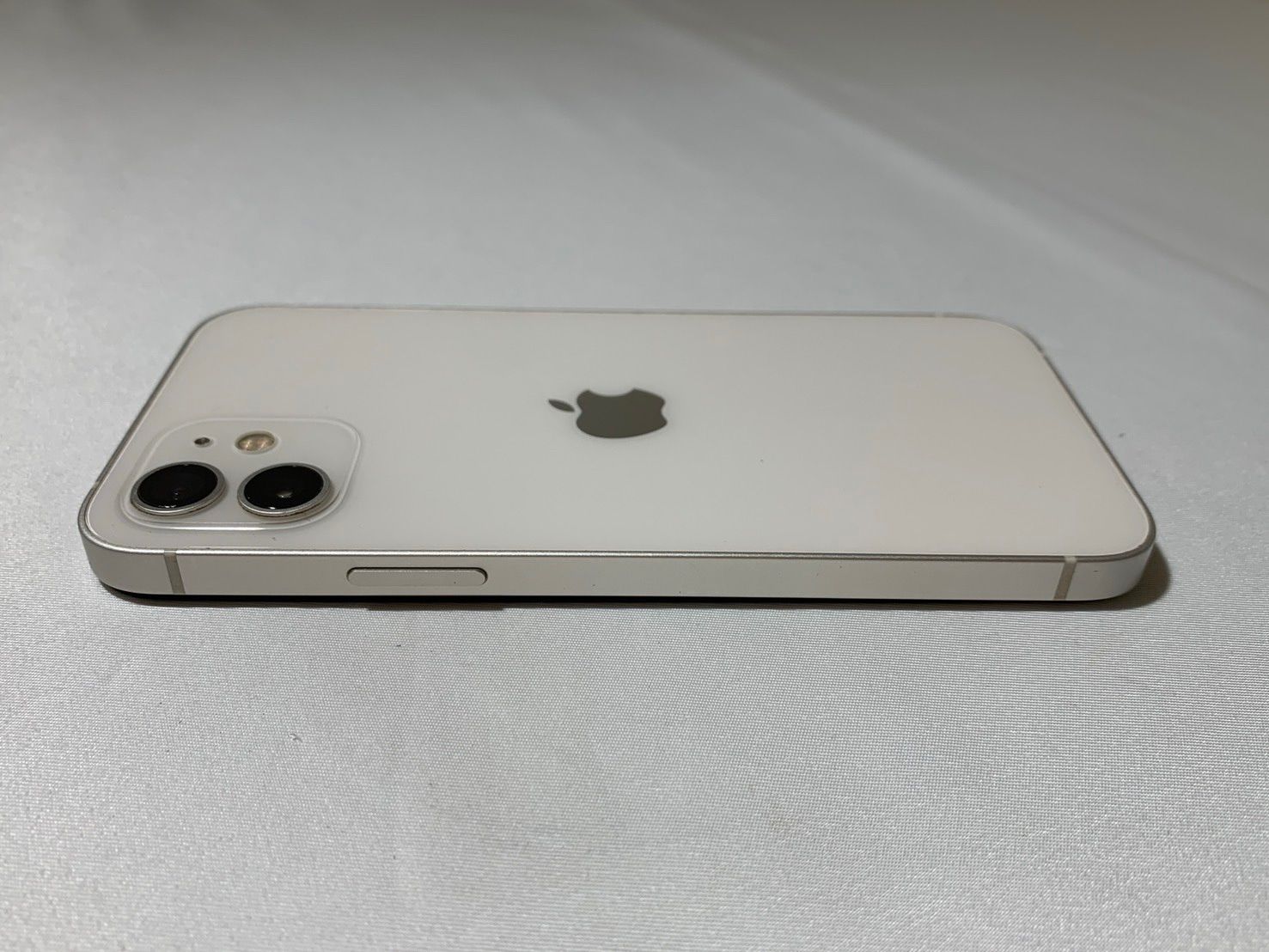 iPhone 12 ホワイト ジャンク品 - メルカリ