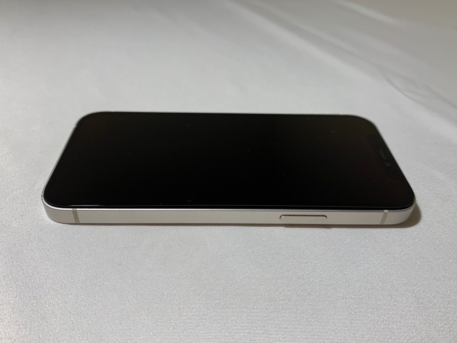 iPhone 12 ホワイト ジャンク品 - メルカリ
