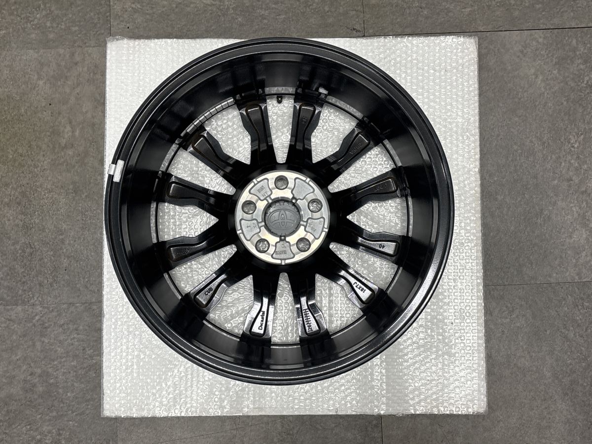新車外し品 美品】トヨタ カローラクロス Zグレード 純正 18in 7J +40