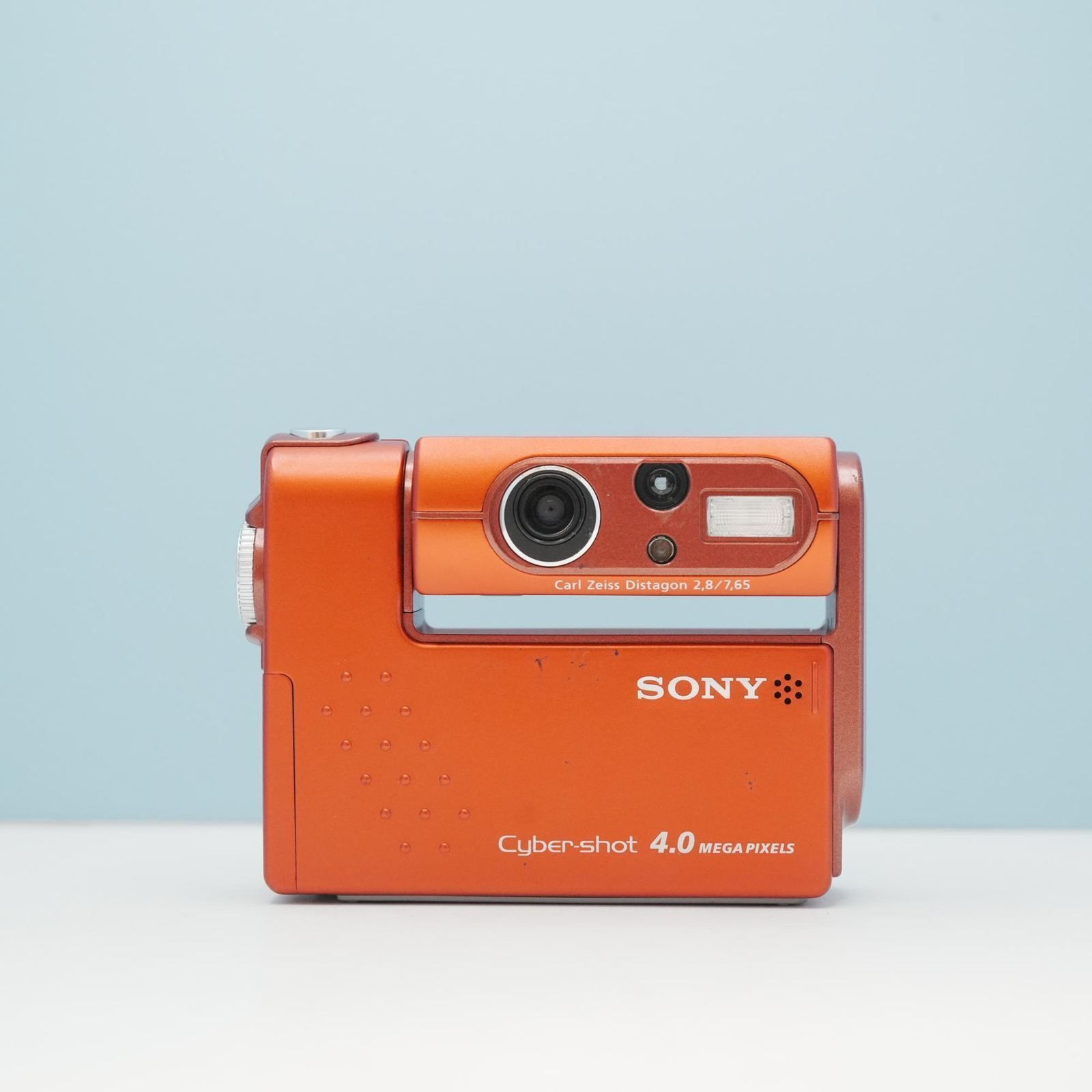 SONY Cyber-shot DSC-F77A 赤色 デジカメ シロクマカメラ a7683 - メルカリ
