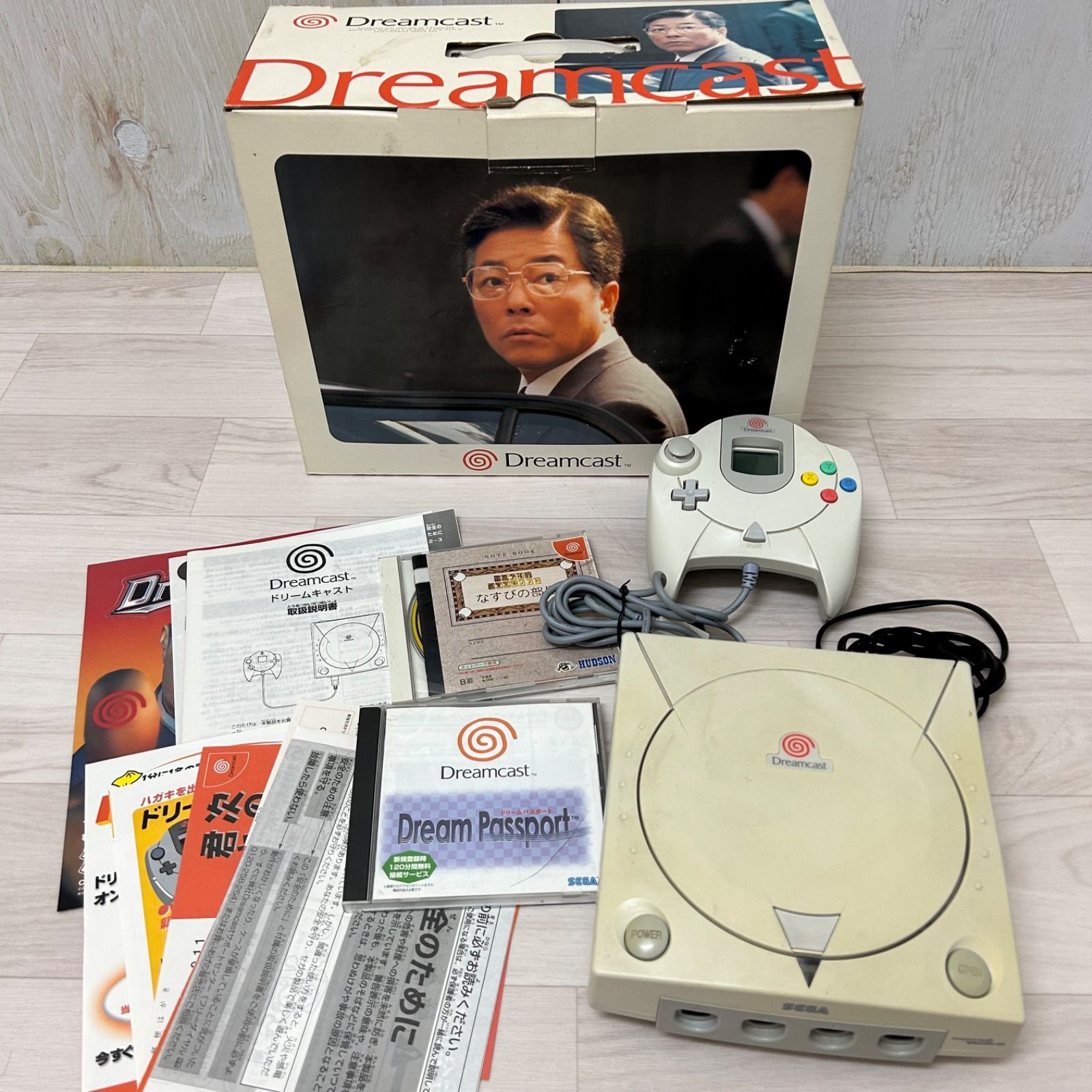 新品未使用 セガ ドリームキャスト HKT-3000 湯川専務パッケージ SEGAドリームキャスト 本体 HKT-3000 湯川専務モデル 通電確認済 欠品