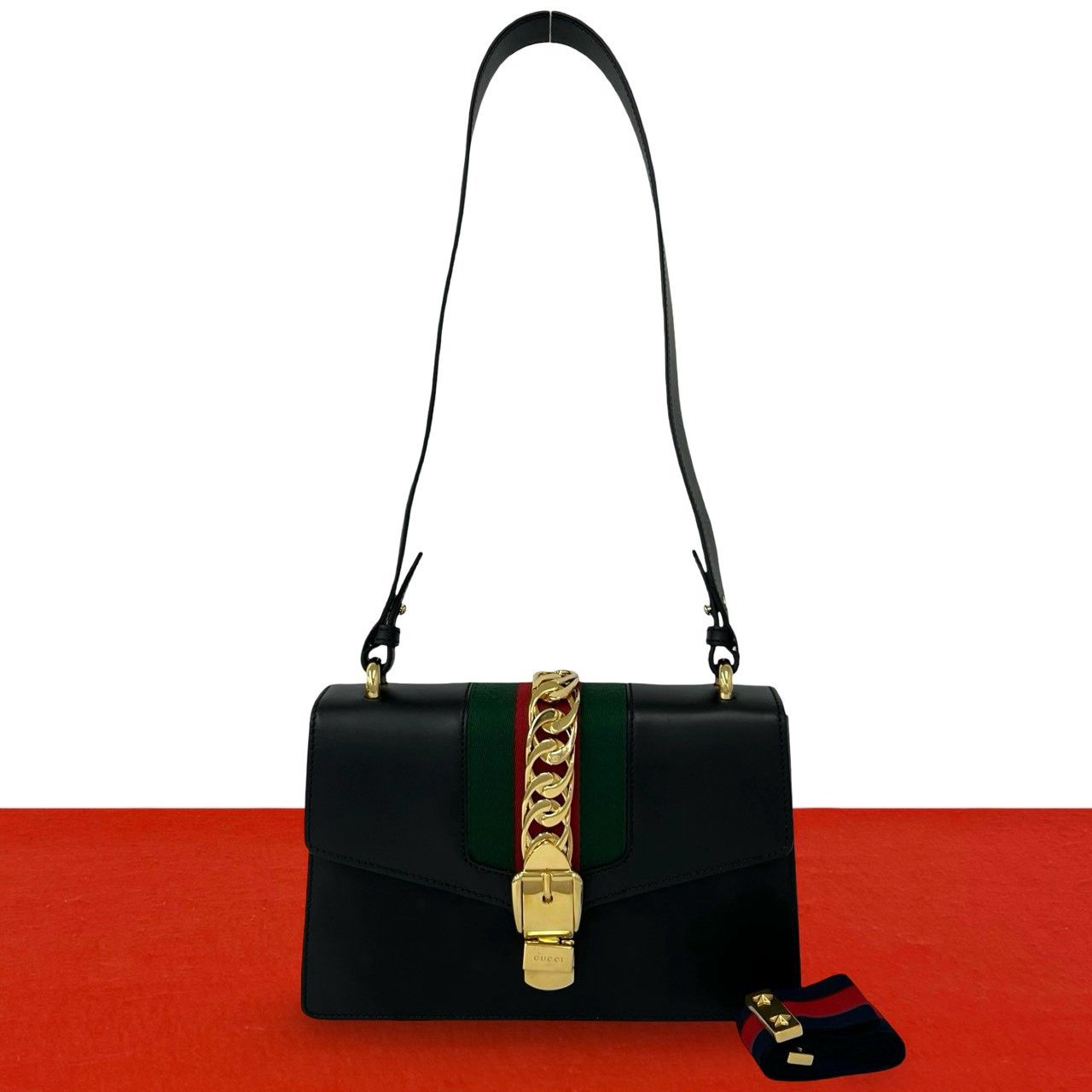 極 美品 GUCCI グッチ シルヴィ シェリーライン ロゴ 金具 レザー 本革