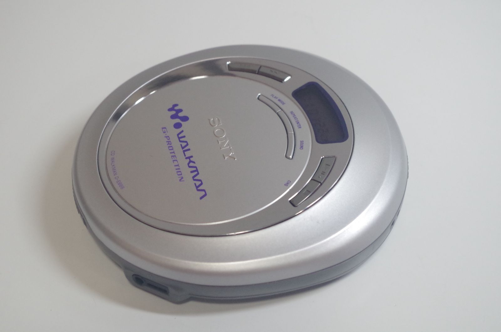 A8372 SONY CD WALKMAN D-E666 ポータブルCDプレーヤ - メルカリ