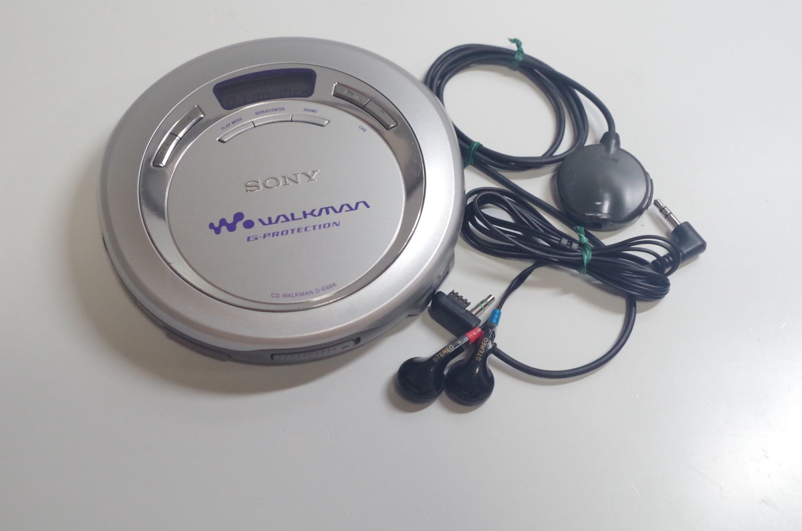 A8372 SONY CD WALKMAN D-E666 ポータブルCDプレーヤ - メルカリ