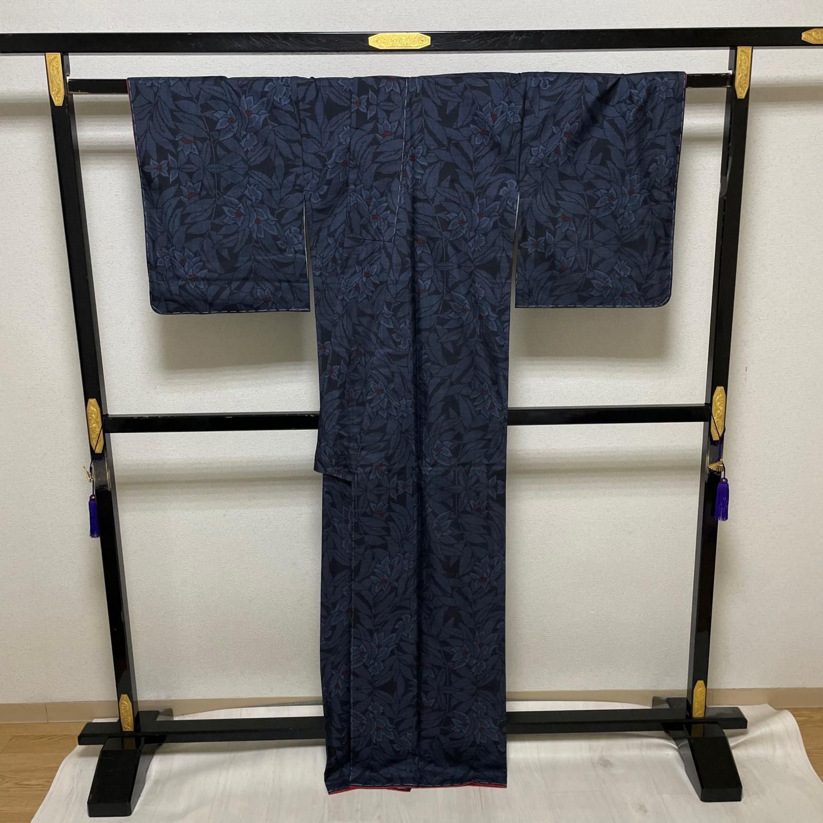 本場大島紬 裄68 トールサイズ 素敵な花模様 着物 正絹 X-9855 - メルカリ