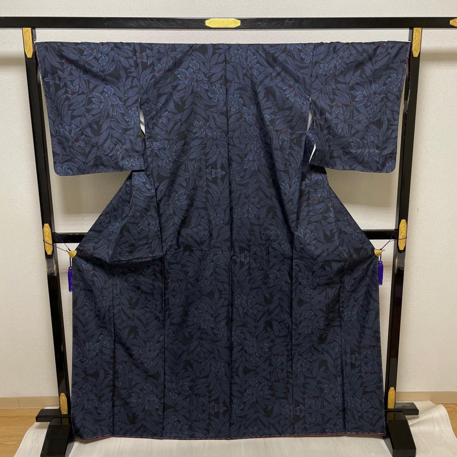 本場大島紬 裄68 トールサイズ 素敵な花模様 着物 正絹 X-9855 - メルカリ