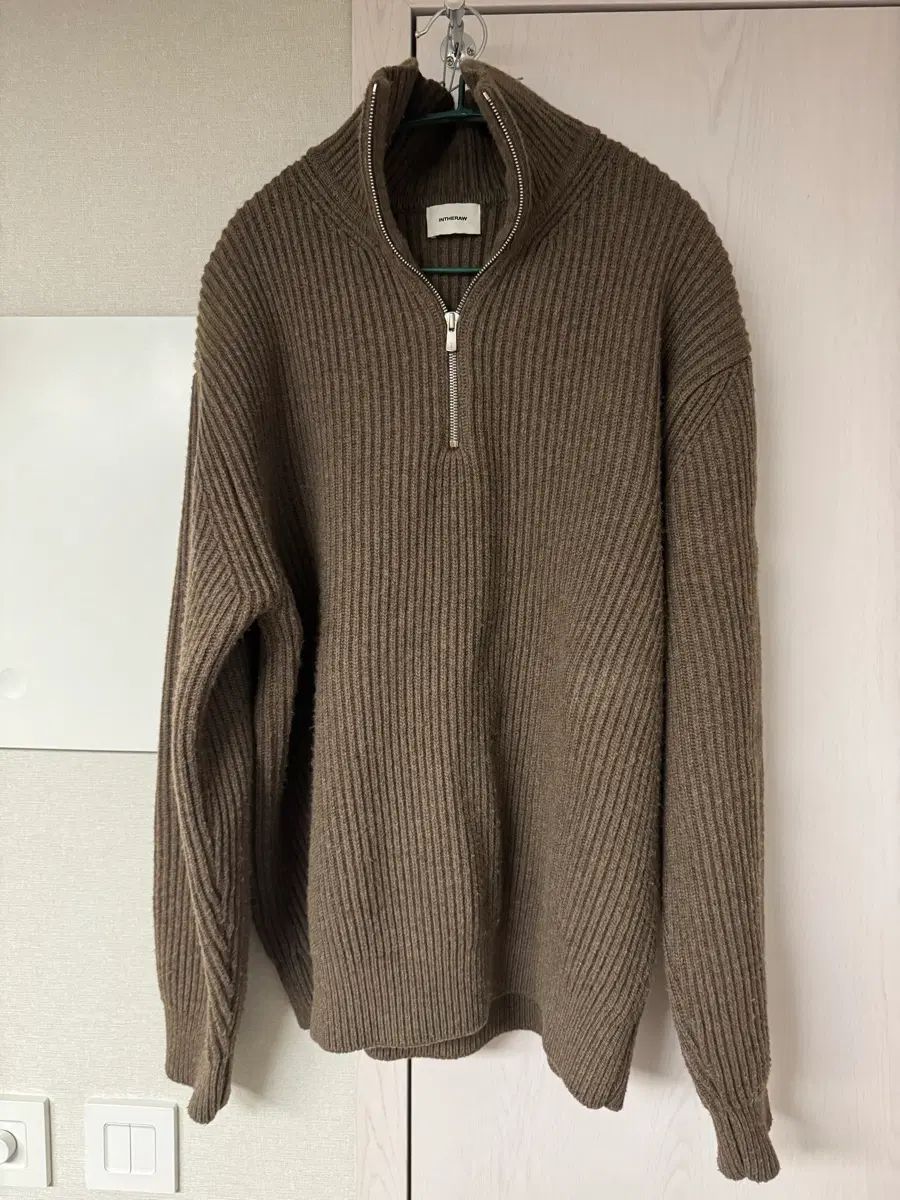 インザロウ ハーフジップアップ ブラウン 3サイズ