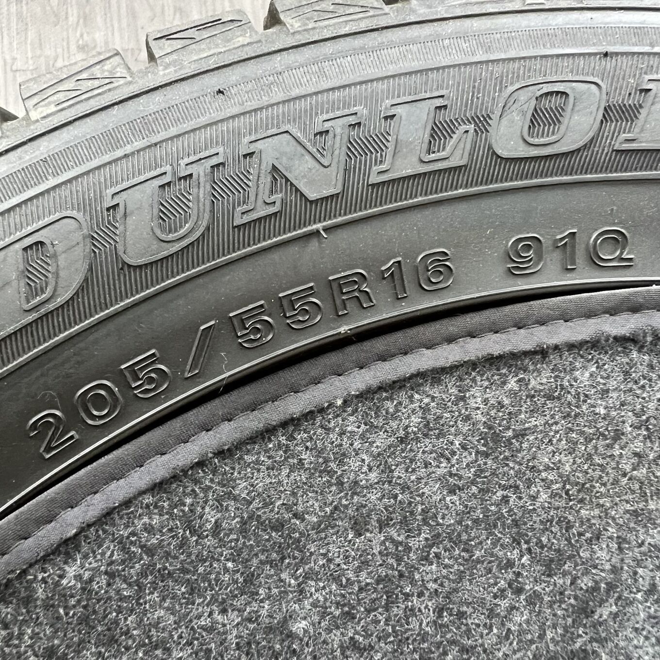 タイヤのみ]スタッドレスタイヤ 205/55R16 DUNLOP WINTER MAXX WM02 4