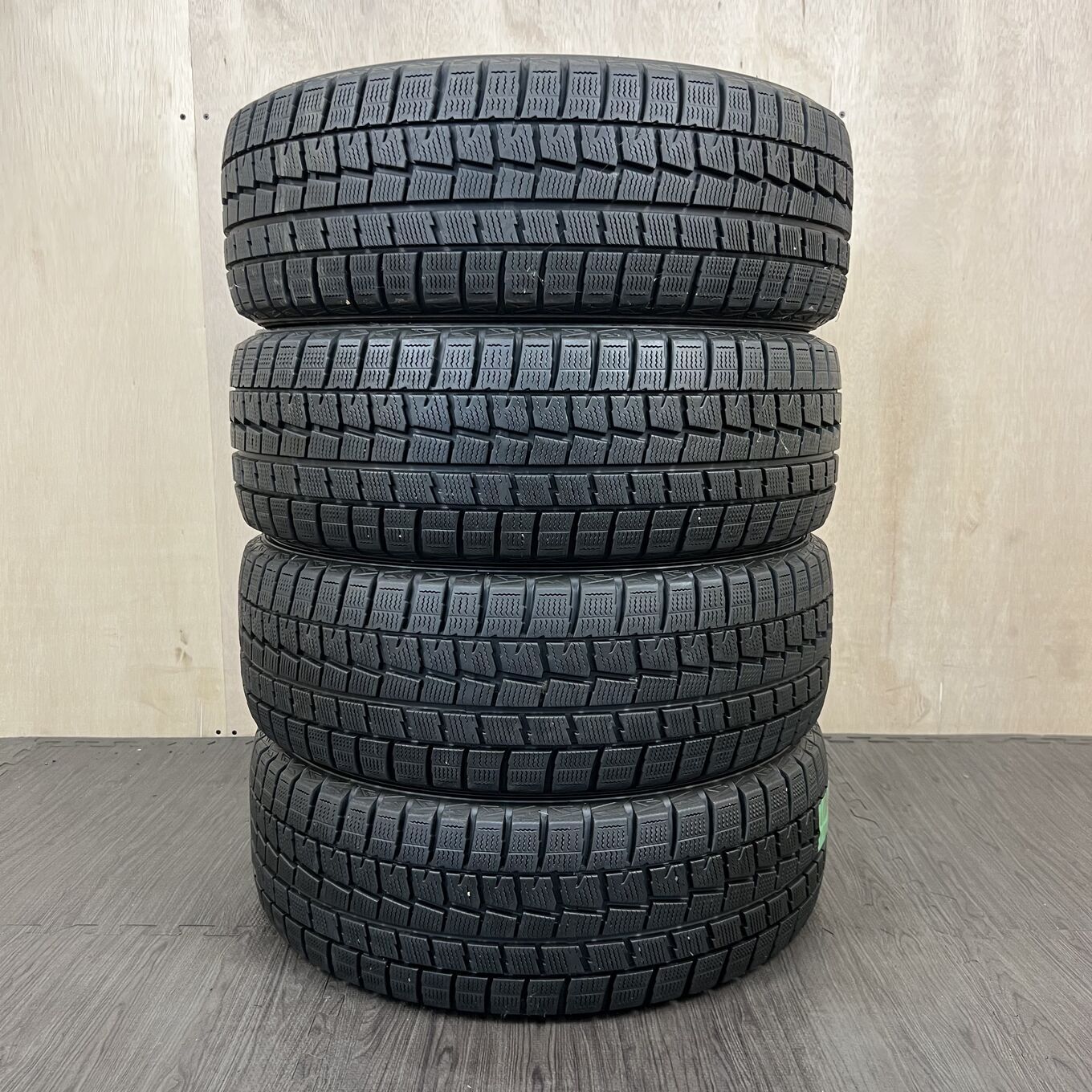 タイヤのみ]スタッドレスタイヤ 205/55R16 DUNLOP WINTER MAXX WM02 4
