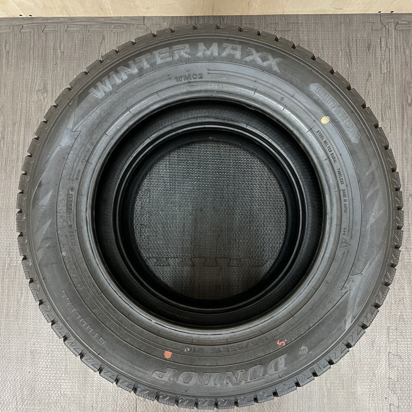 タイヤのみ]スタッドレスタイヤ 195/65R15 DUNLOP WINTER MAXX WM02 2