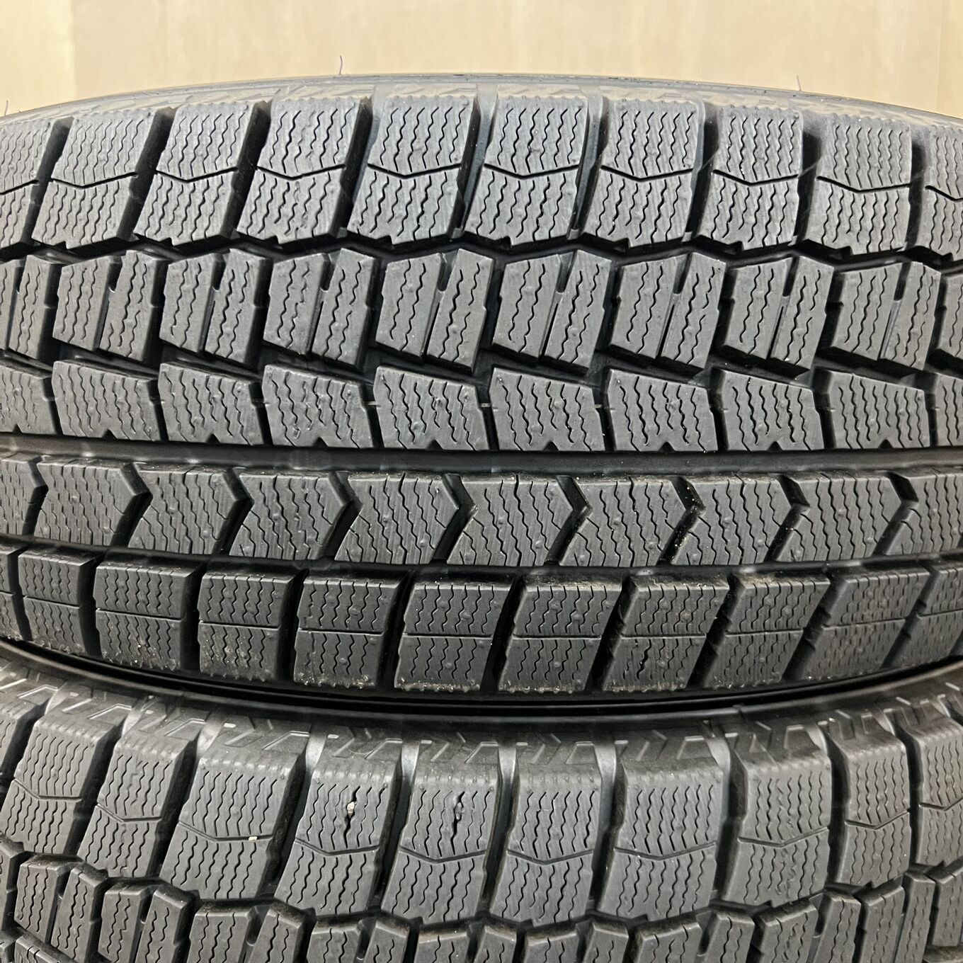 タイヤのみ]スタッドレスタイヤ 195/65R15 DUNLOP WINTER MAXX WM02 2
