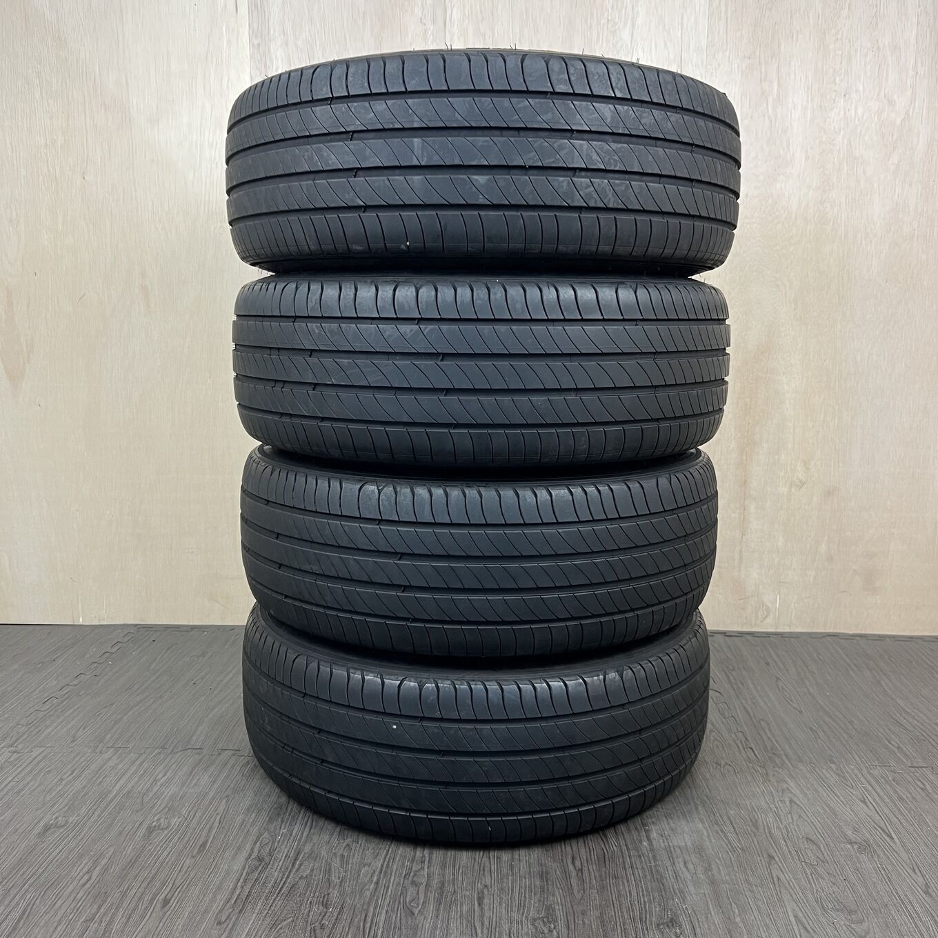 メ*ン様 MICHELIN サマータイヤ 225/45R21 4本セット タイヤのみ]サマータイヤ 225/45R21 MICHELIN E.PRIMACY 4本セット