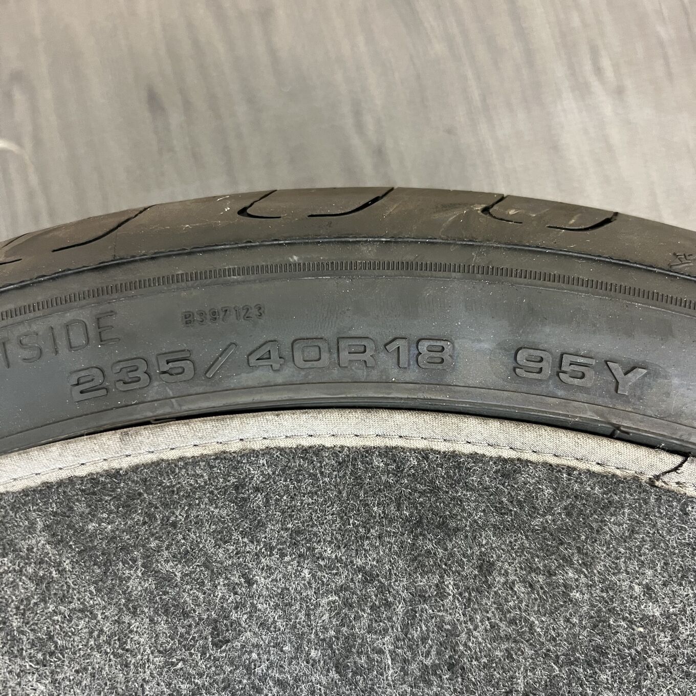 タイヤのみ]サマータイヤ 235/40R18 GOODYEAR ASSURANCE COMFORTRED 1