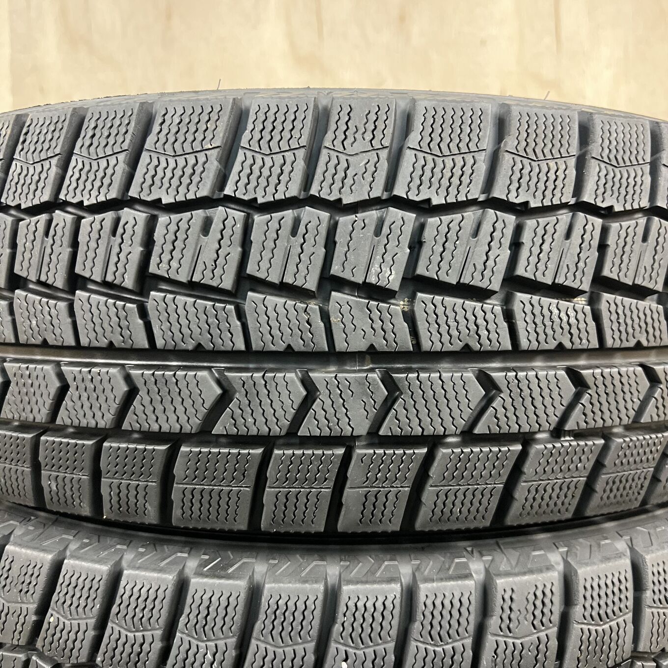 タイヤのみ]スタッドレスタイヤ 205/60R16 DUNLOP SP WINTER MAXX WM02