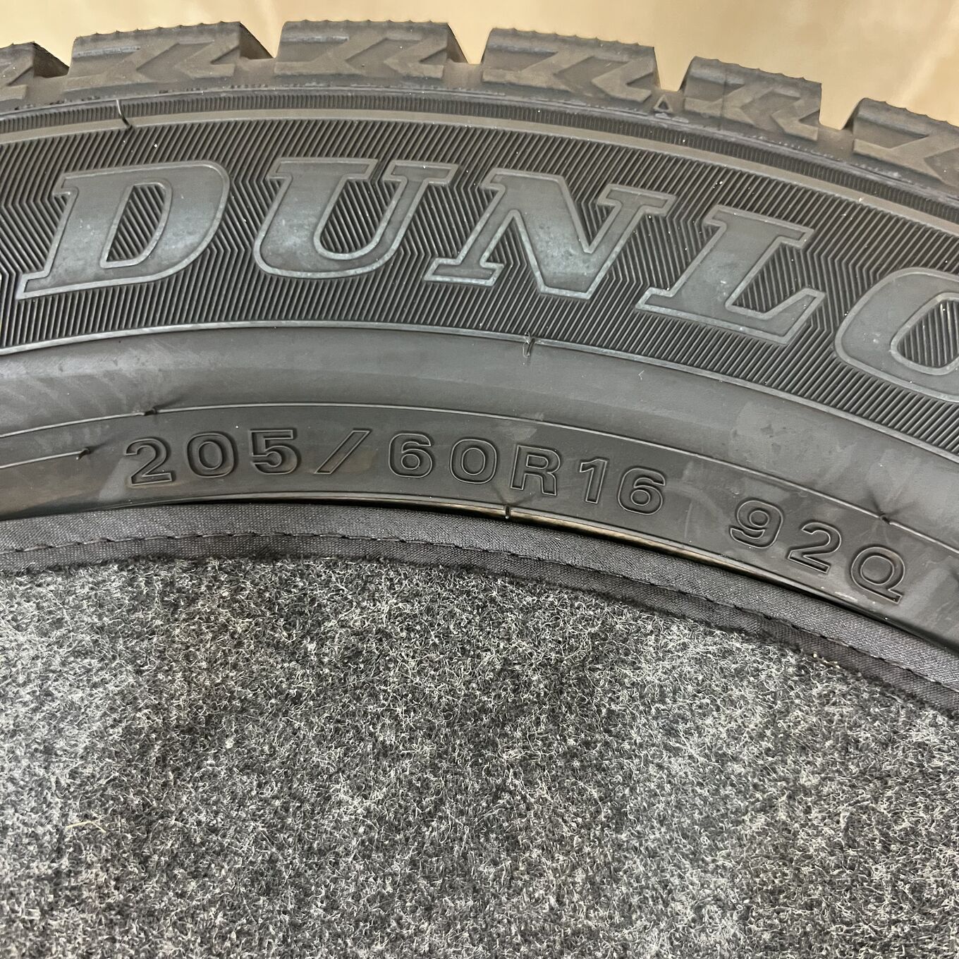 タイヤのみ]スタッドレスタイヤ 205/60R16 DUNLOP SP WINTER MAXX WM02
