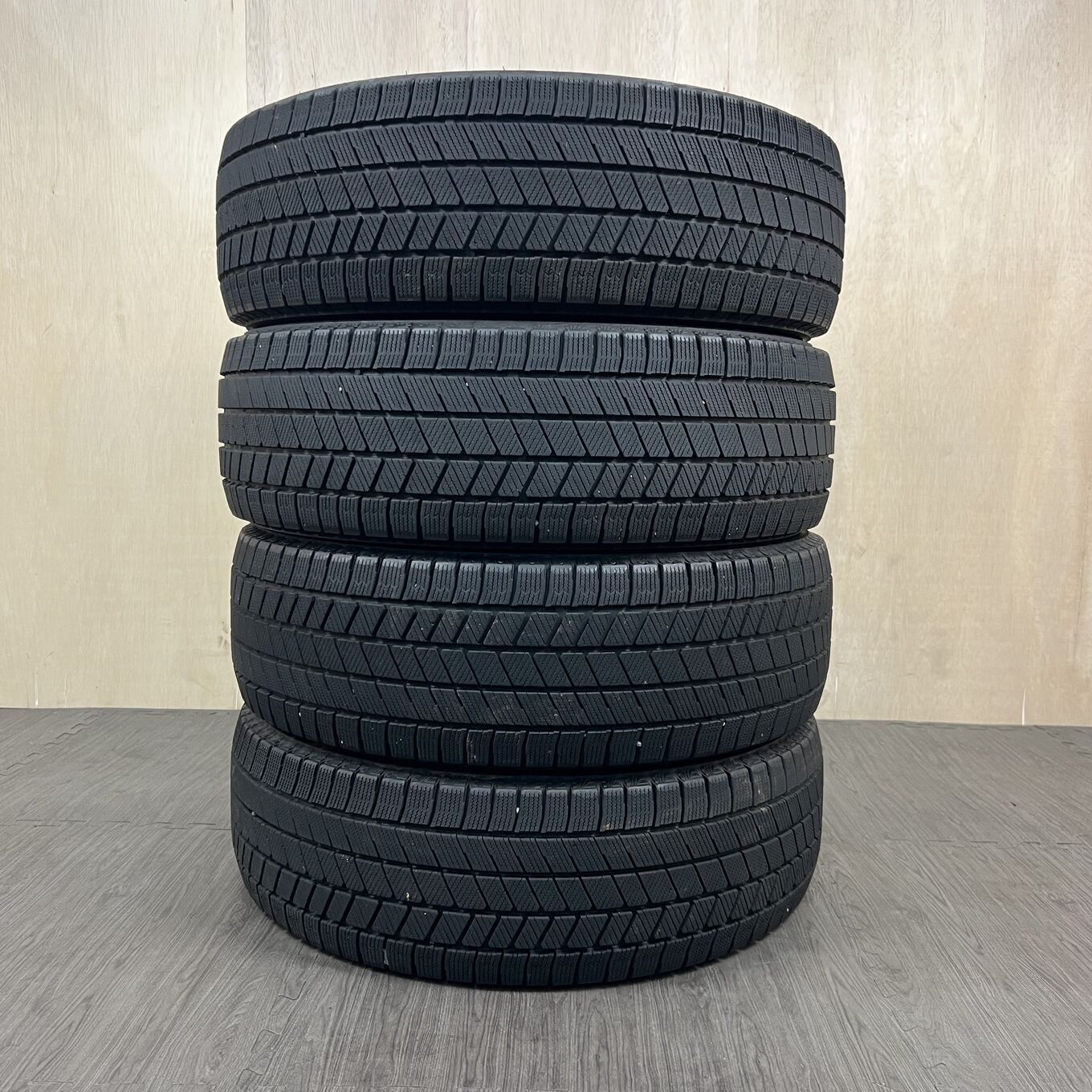 タイヤのみ]スタッドレスタイヤ 235/60R18 BRIDGESTONE BLIZZAK VRX3 4