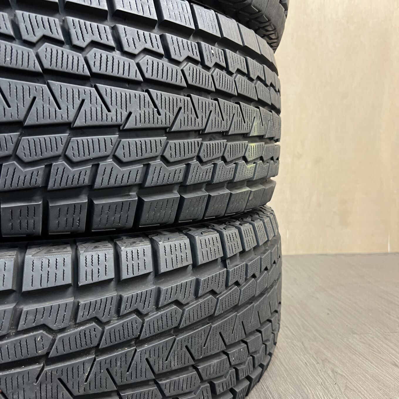 タイヤのみ]スタッドレスタイヤ 285/75R16 YOKOHAMA ICE GUARD G075 4 