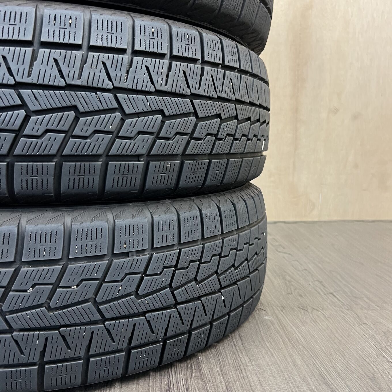 タイヤのみ]スタッドレスタイヤ 195/65R15 YOKOHAMA ICE GUARD IG70 4