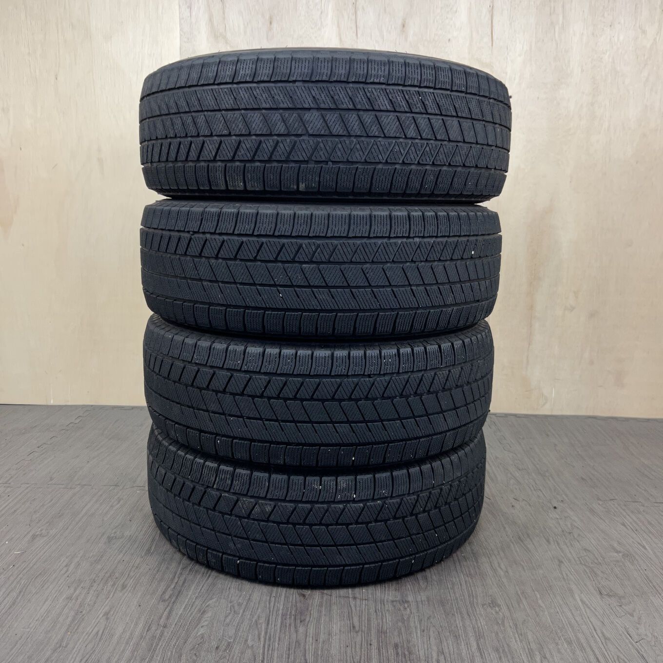 タイヤのみ]スタッドレスタイヤ 215/65R16 BRIDGESTONE BLIZZAK VRX3 4