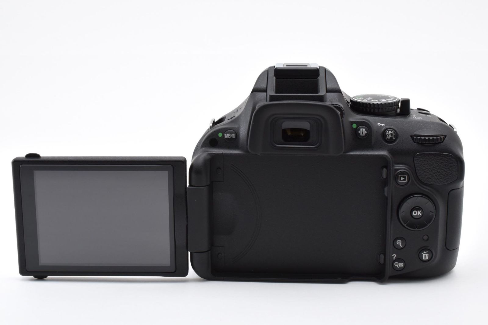 実用美品 Nikon ニコン D5200 / AF-S 18-55mm 3.5-5.6 G DX VR レンズ
