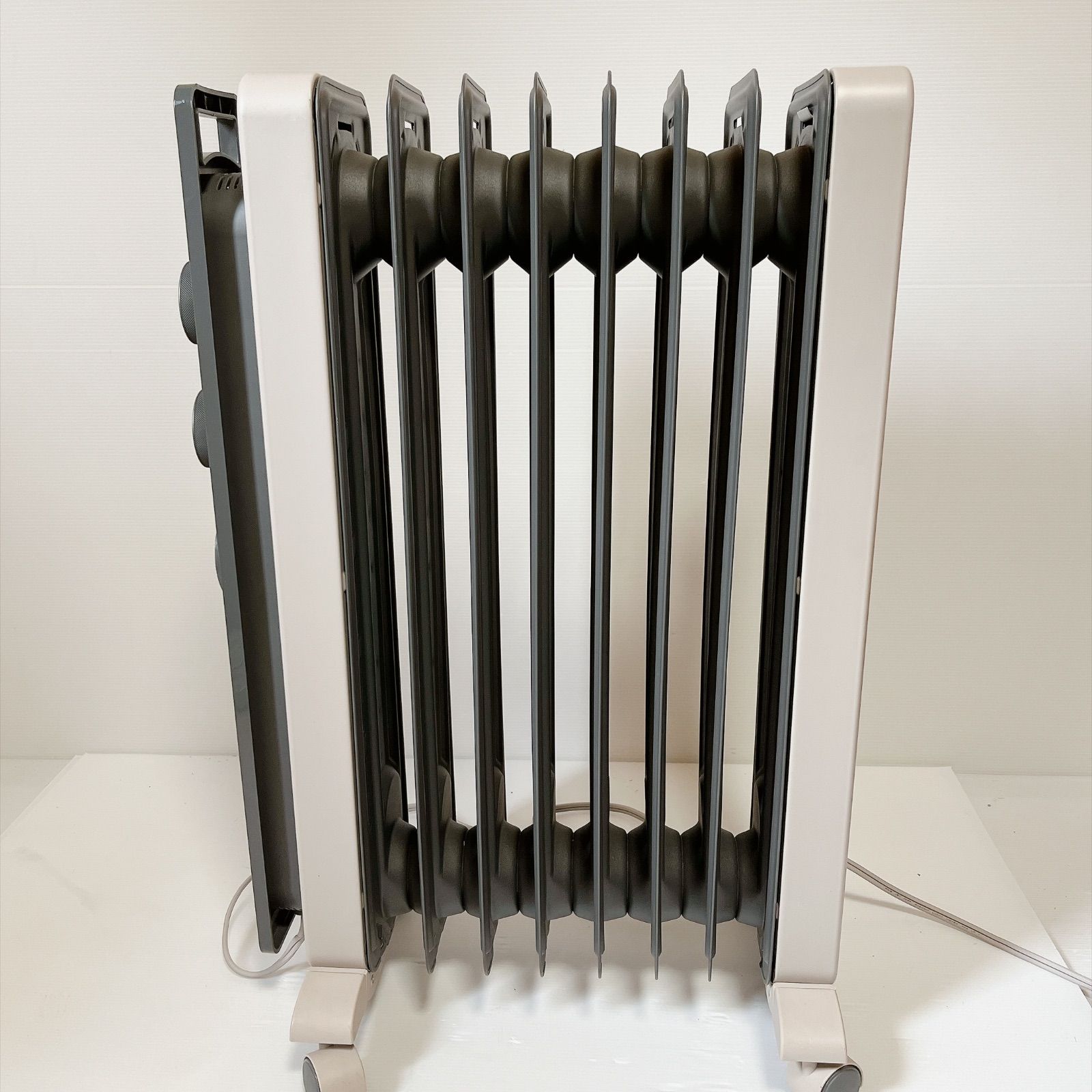 DeLonghi RHJ21F0812-GY ヴェルティカルド オイルヒーター #550-0830-1