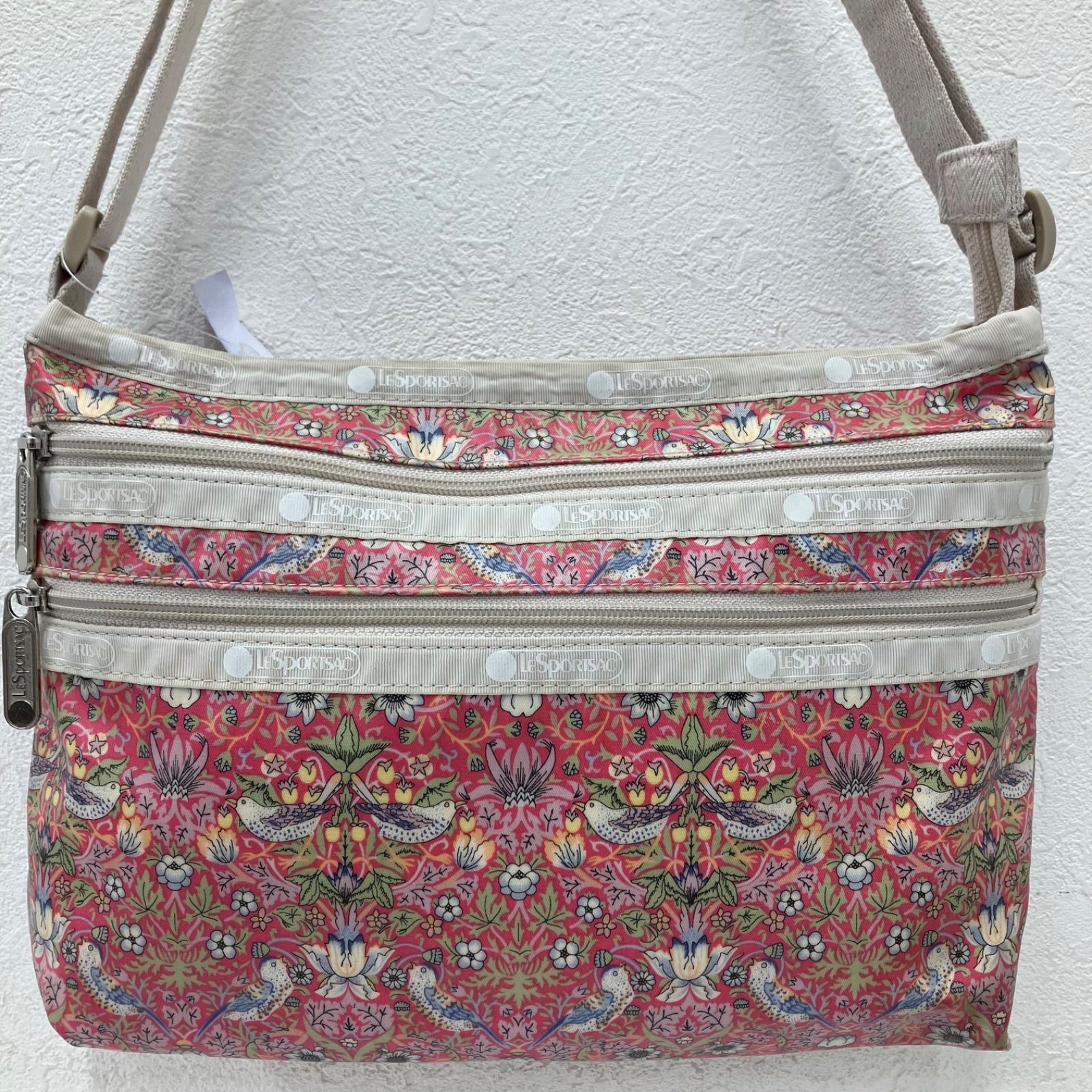 9405 LeSportsac レスポートサック ショルダーバッグ 斜め掛け 紐調節 