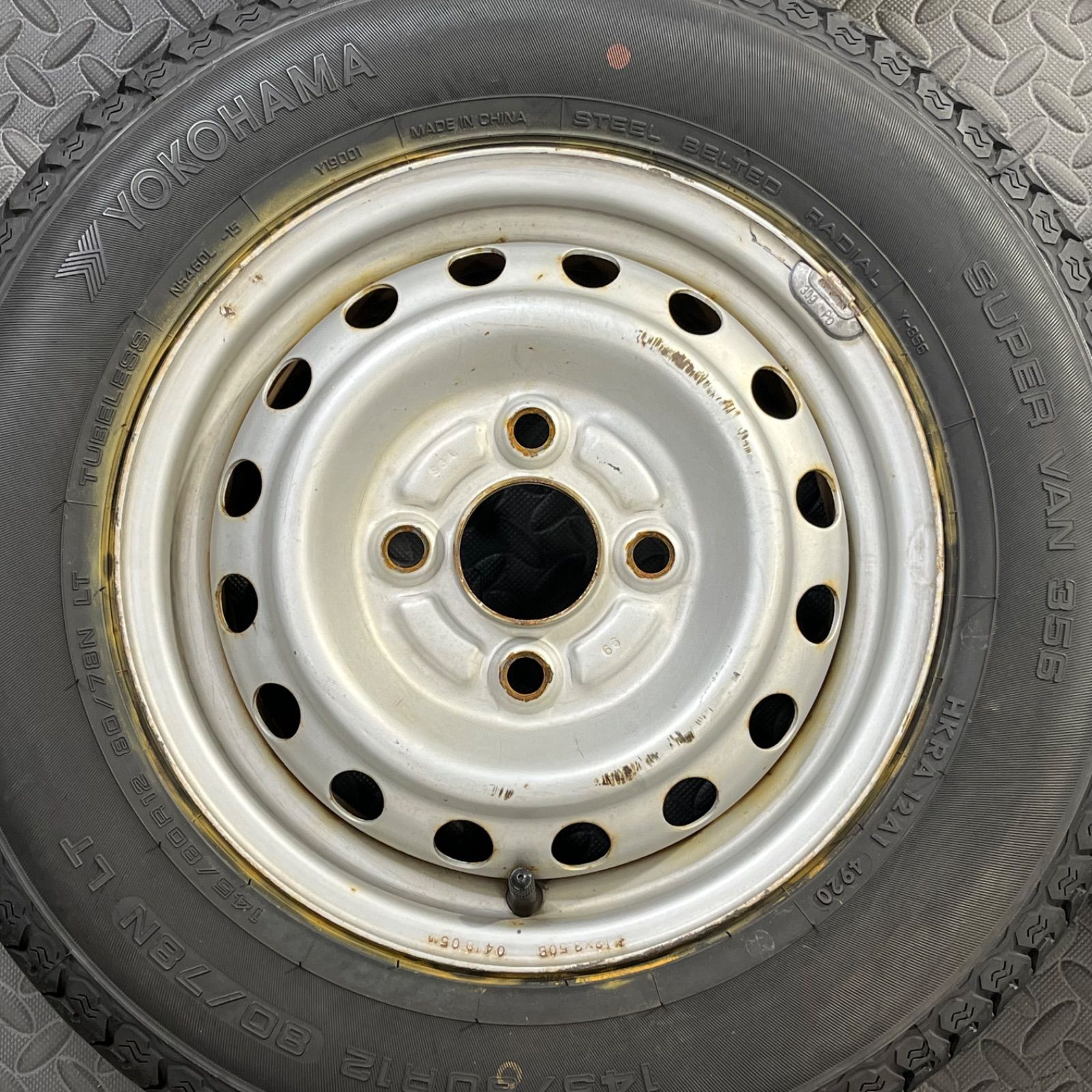 20/22年製 145/80R12 80/78N LT ヨコハマ スーパーバンY356 アクティ