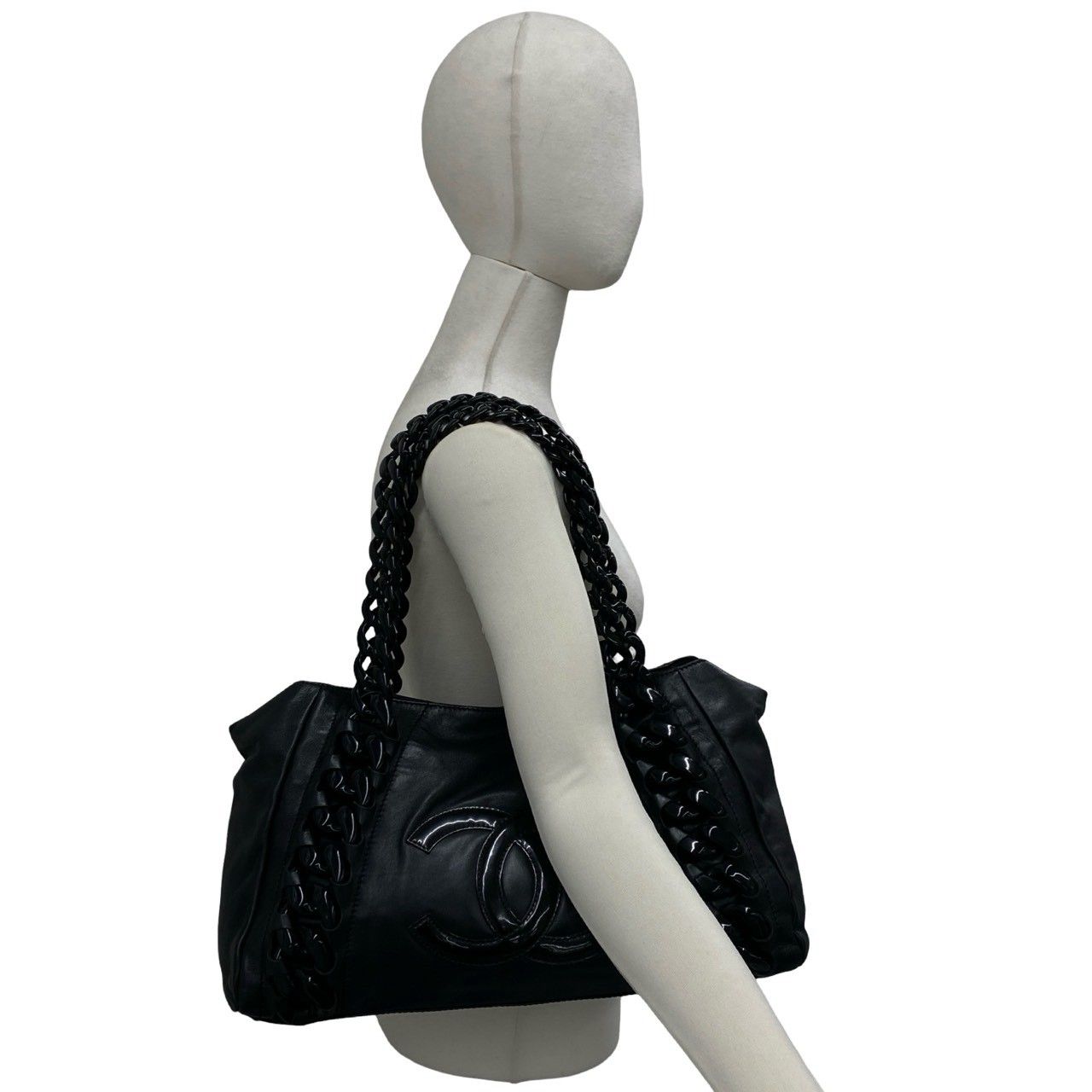 極 美品 シール有 11番台 CHANEL シャネル ココマーク レザー 本革