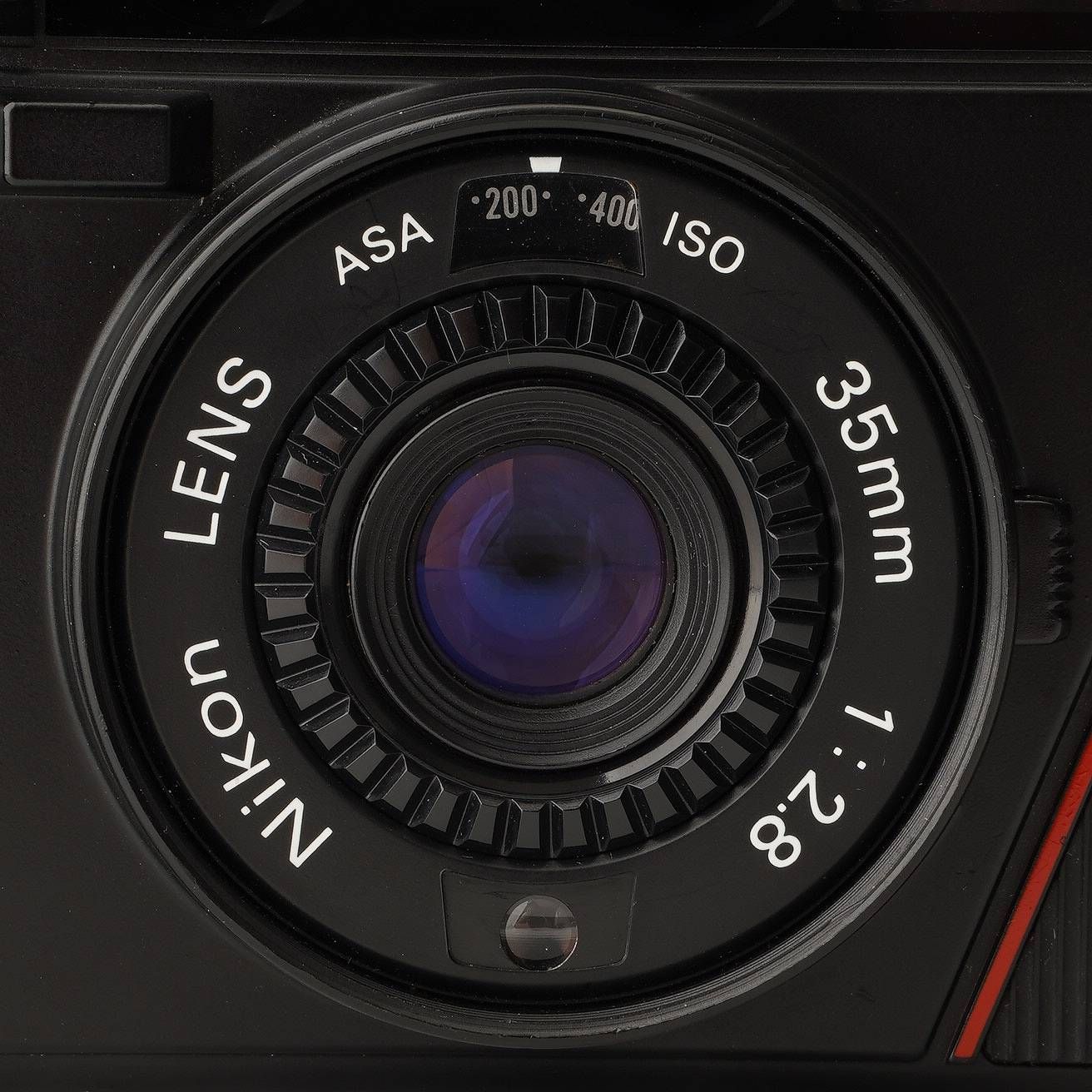 ニコン Nikon L35 AF ISO1000 / 35mm F2.8 コンパクトフィルムカメラ