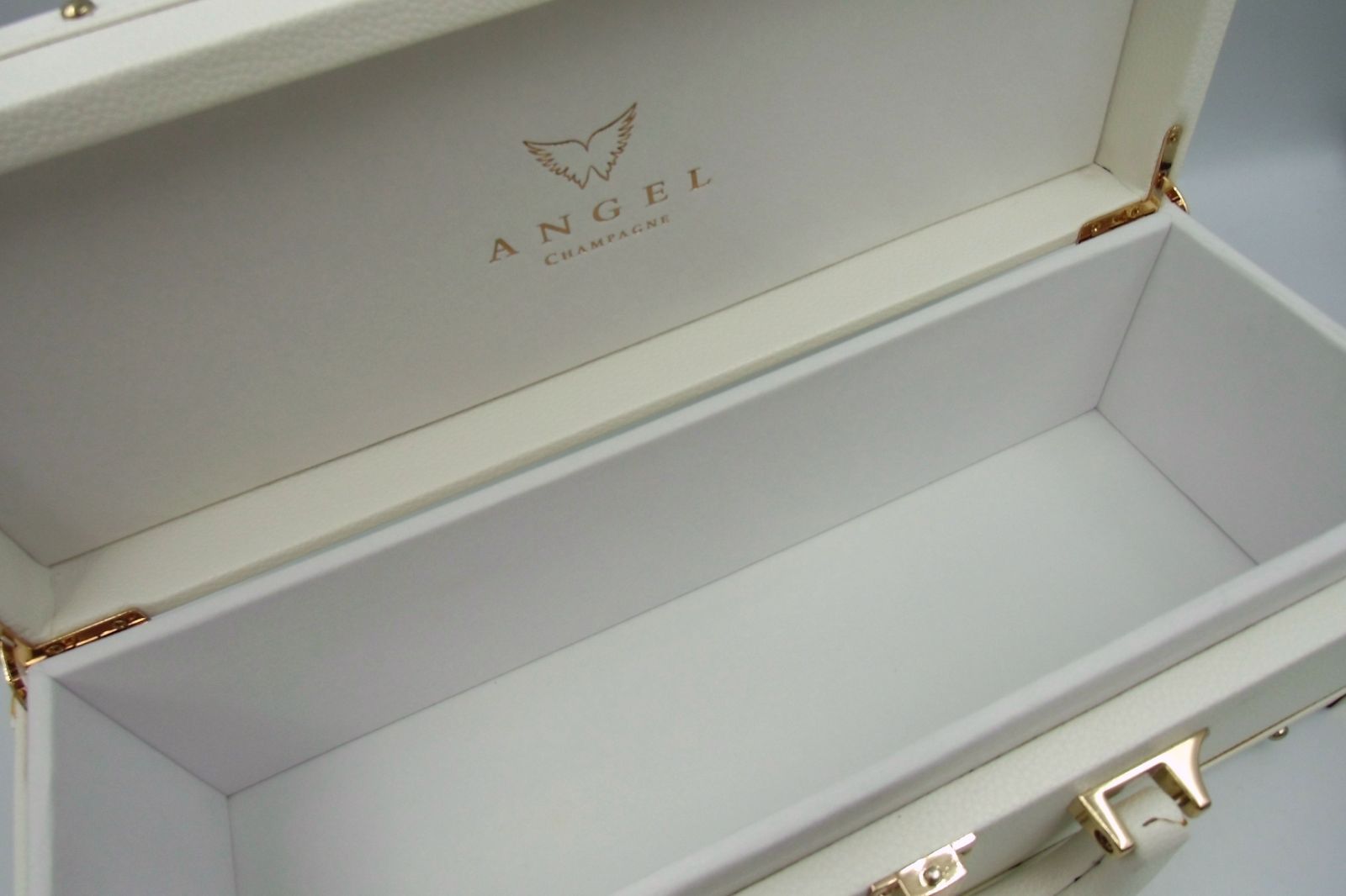 ◇ ANGEL CHAMPAGNE エンジェル シャンパン ケース 空き箱 ホワイト