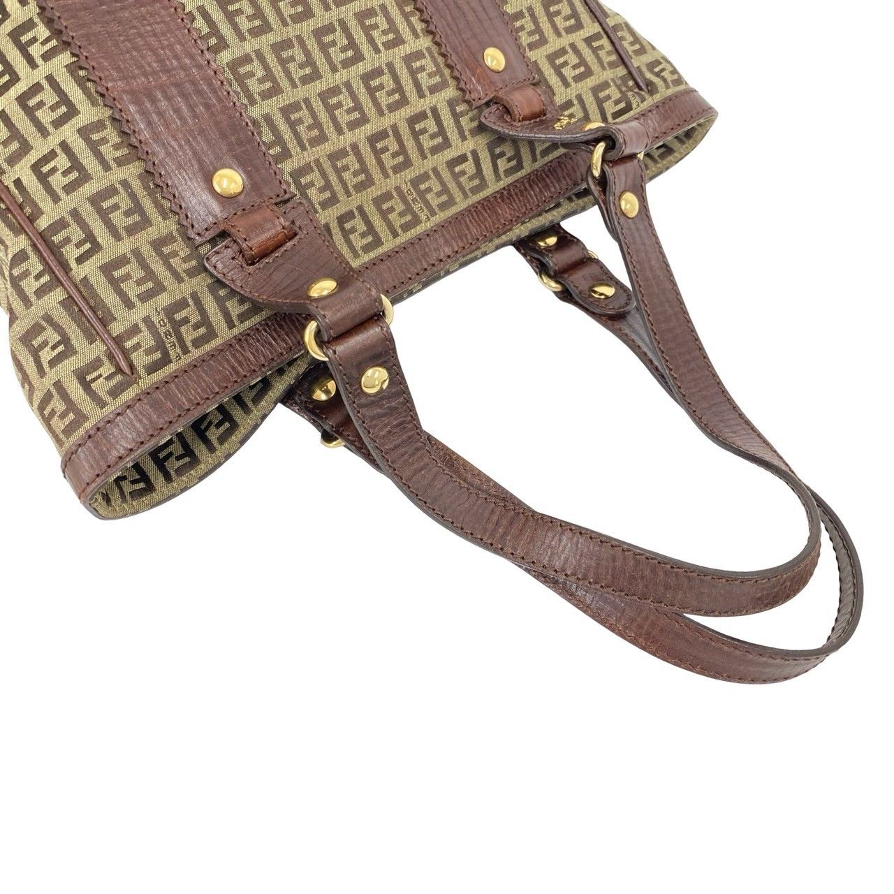 美品 FENDI フェンディ ショルダーバッグ ブラウン ズッキーノ Fロゴ 