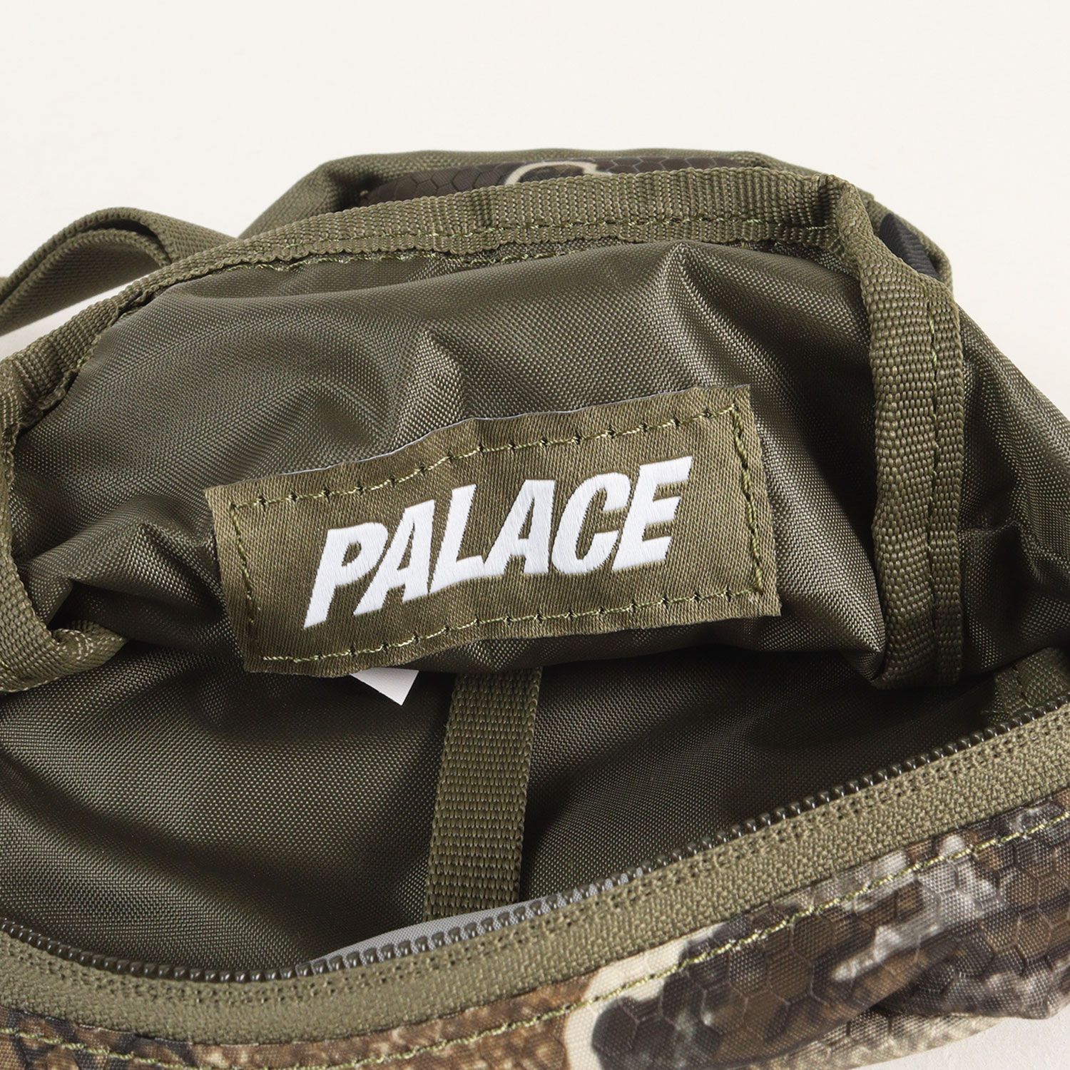 新品同様】PALACE パレス バッグ 迷彩 26AW リアルツリーカモ ショット