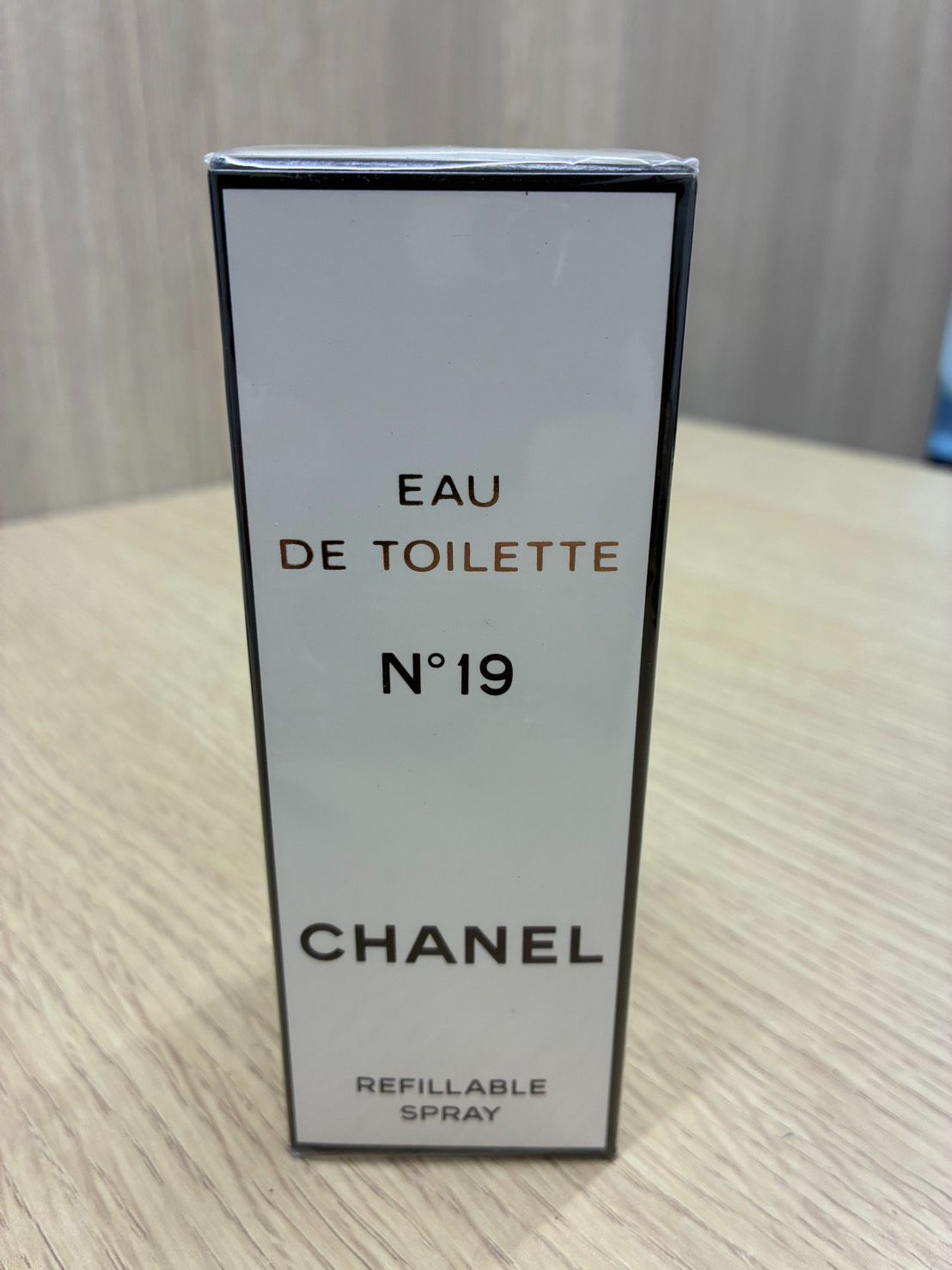 新品未開封】CHANEL シャネル N°19 オードトワレ 50ml リフィラブル