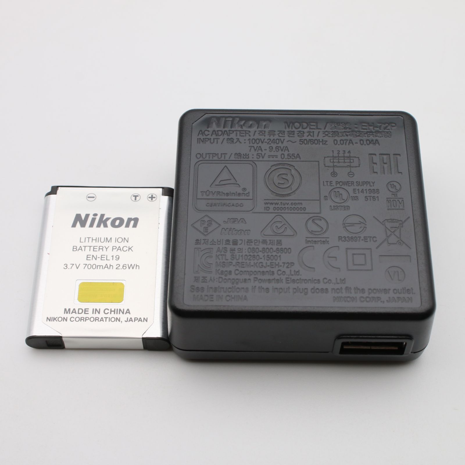 美品】 Nikon COOLPIX A100 レッド 光学5倍 2005万画素 デジタルカメラ