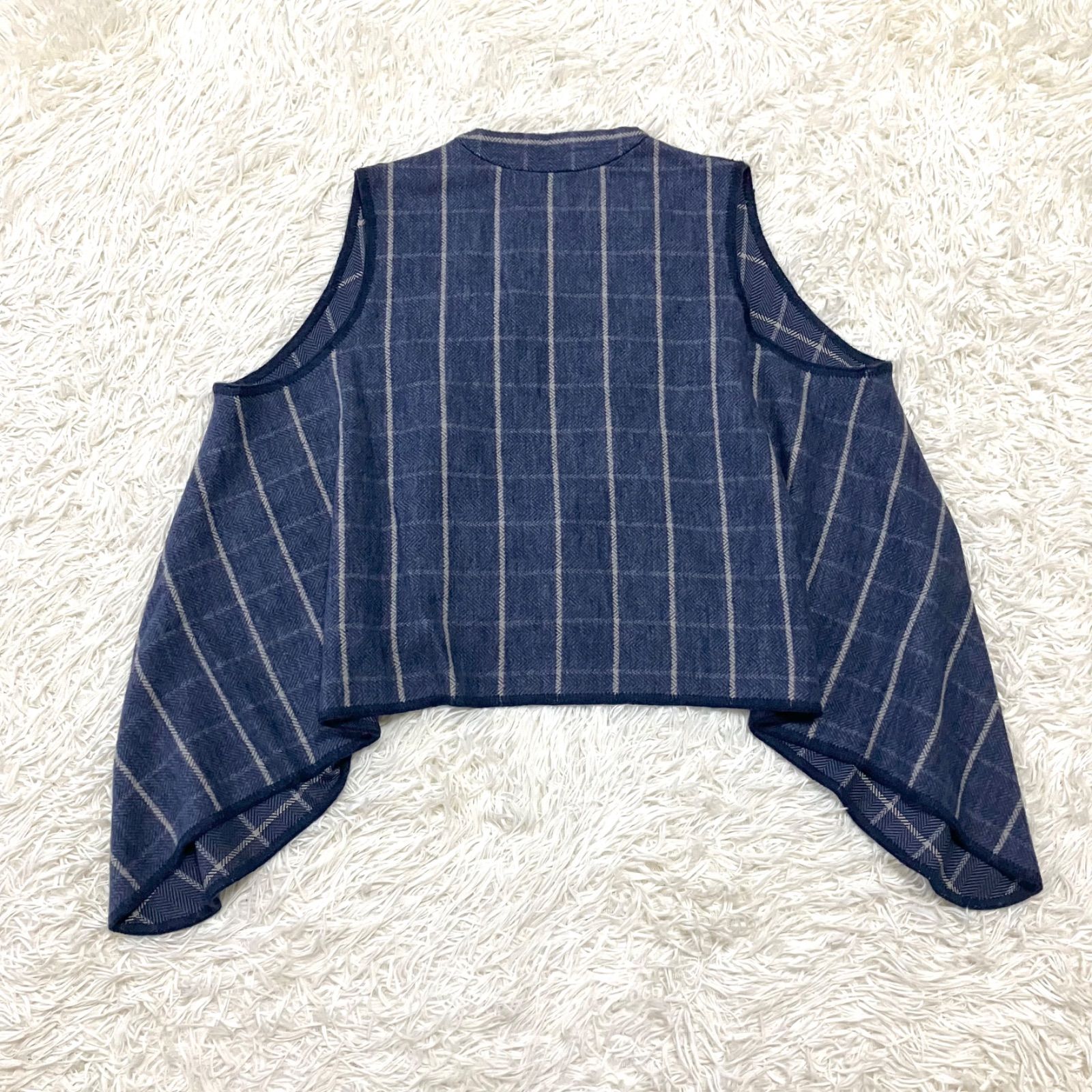 M&KYOKO 佐藤繊維　ポンチョ　ベスト タグ付き】M.&KYOKO リバーシブルの変形ベスト ポンチョ アンゴラ入り